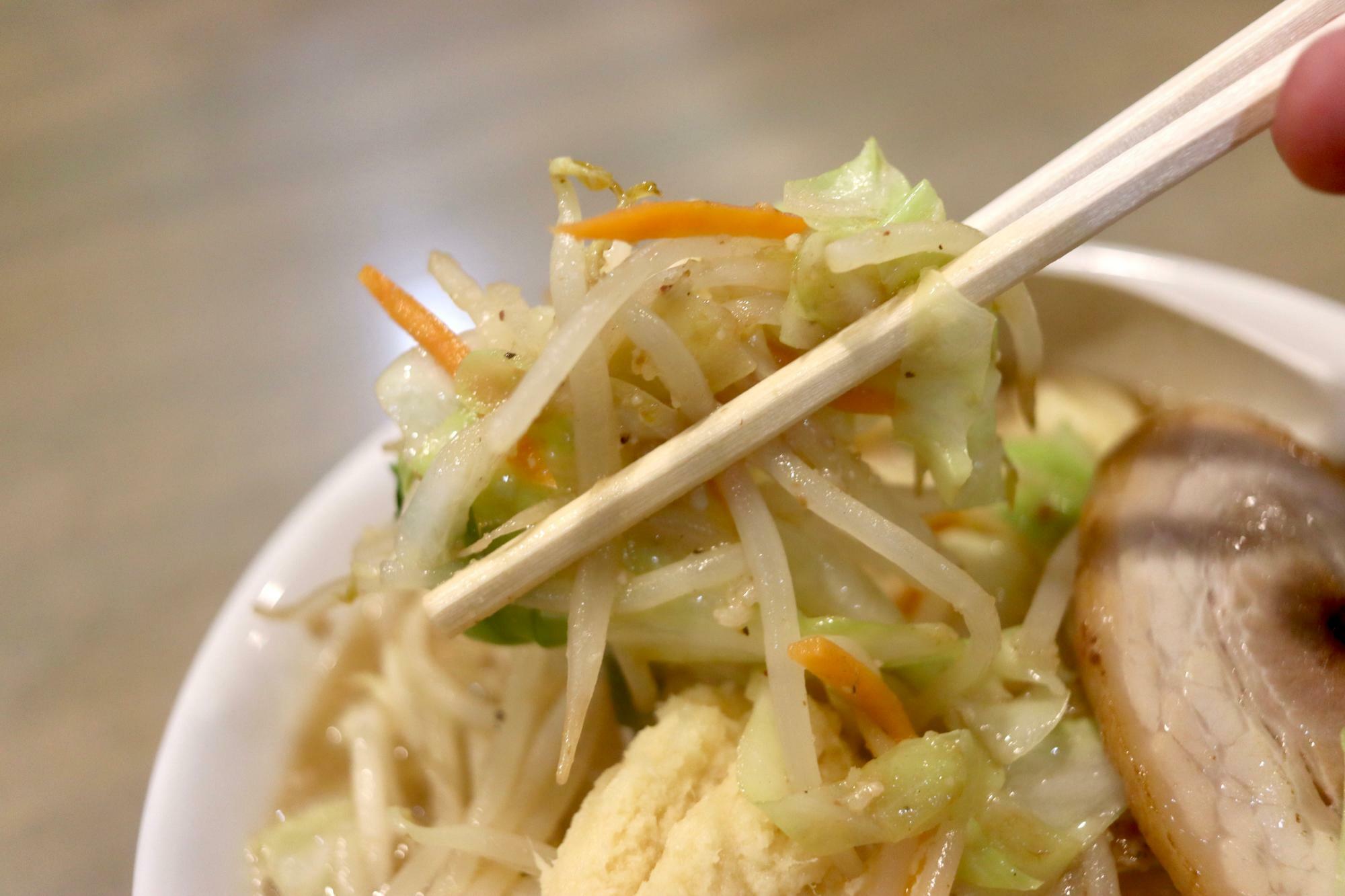 シャキシャキ炒め野菜がたっぷり