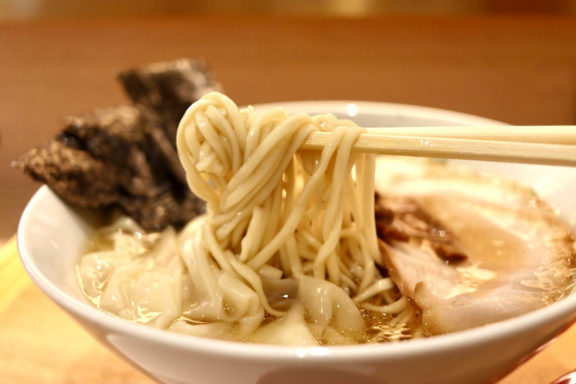 なめらかな舌触りとしっかりしたコシの麺