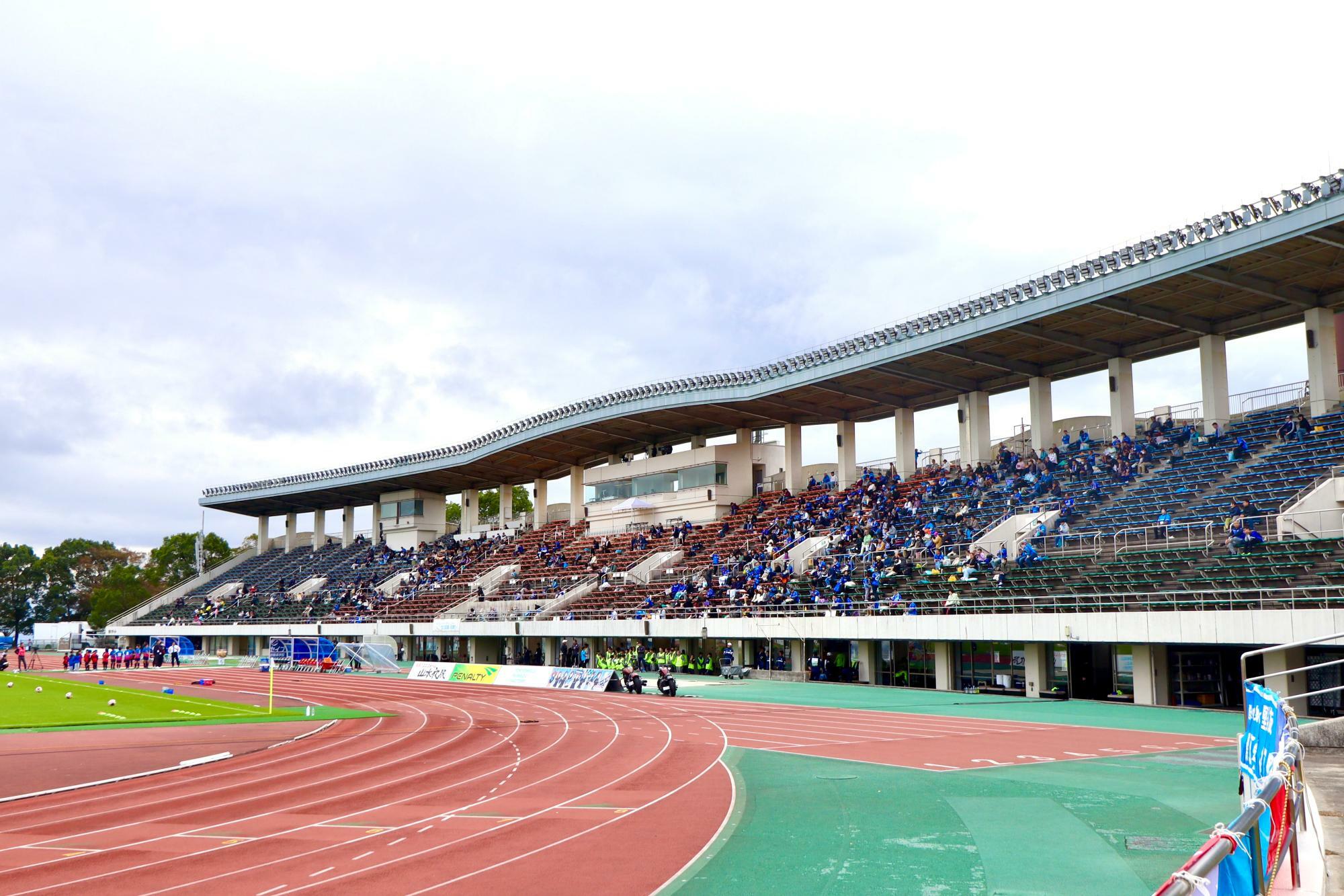 沼津市足高「愛鷹広域公園多目的競技場」