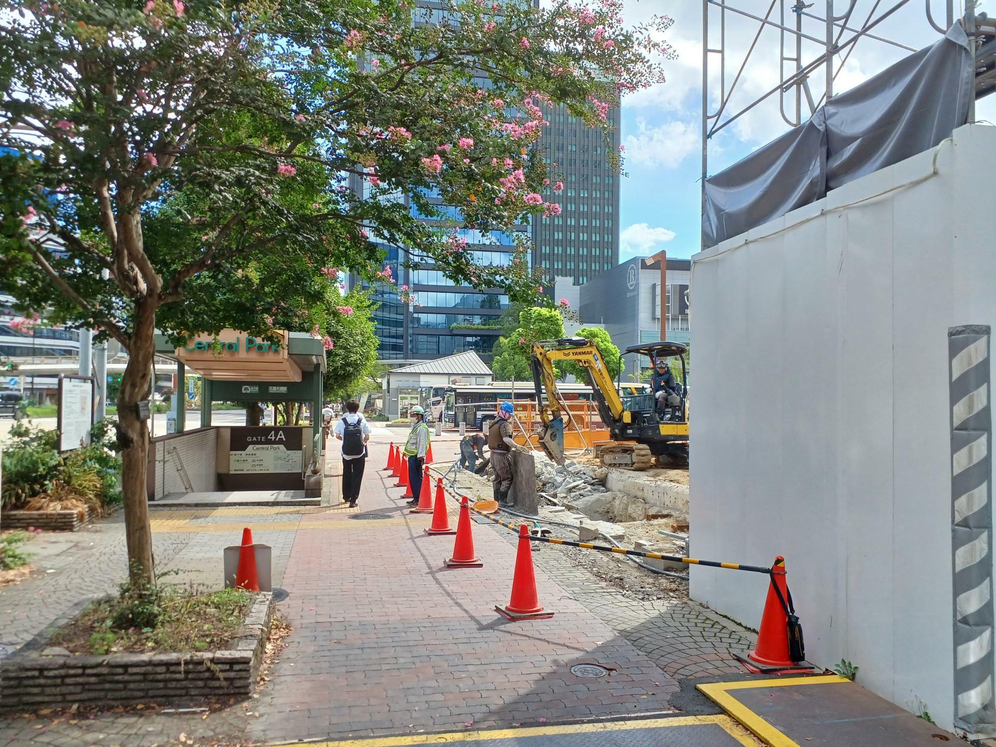 アネックスビル跡地北側の歩道