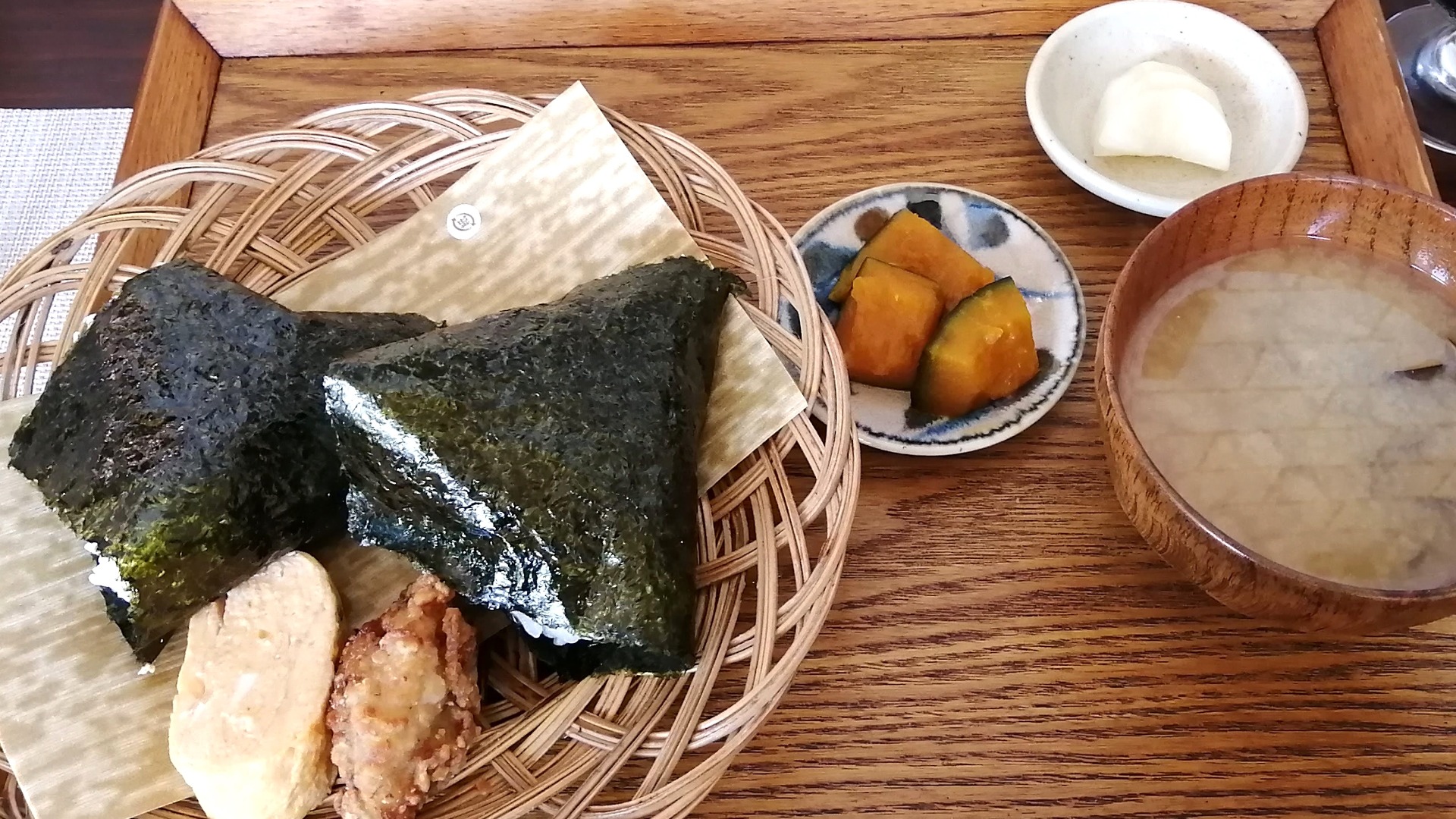 甲府市】売り切れゴメン！大人気のおむすびランチを食べてきた！（PON