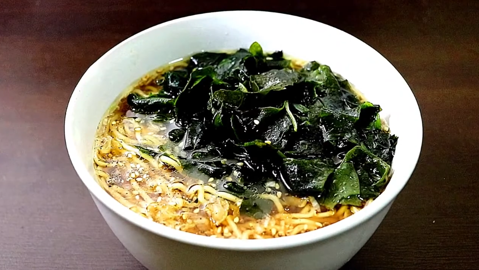 美味しくて感無量！簡単で絶品のわかめラーメンの作り方（醤油味