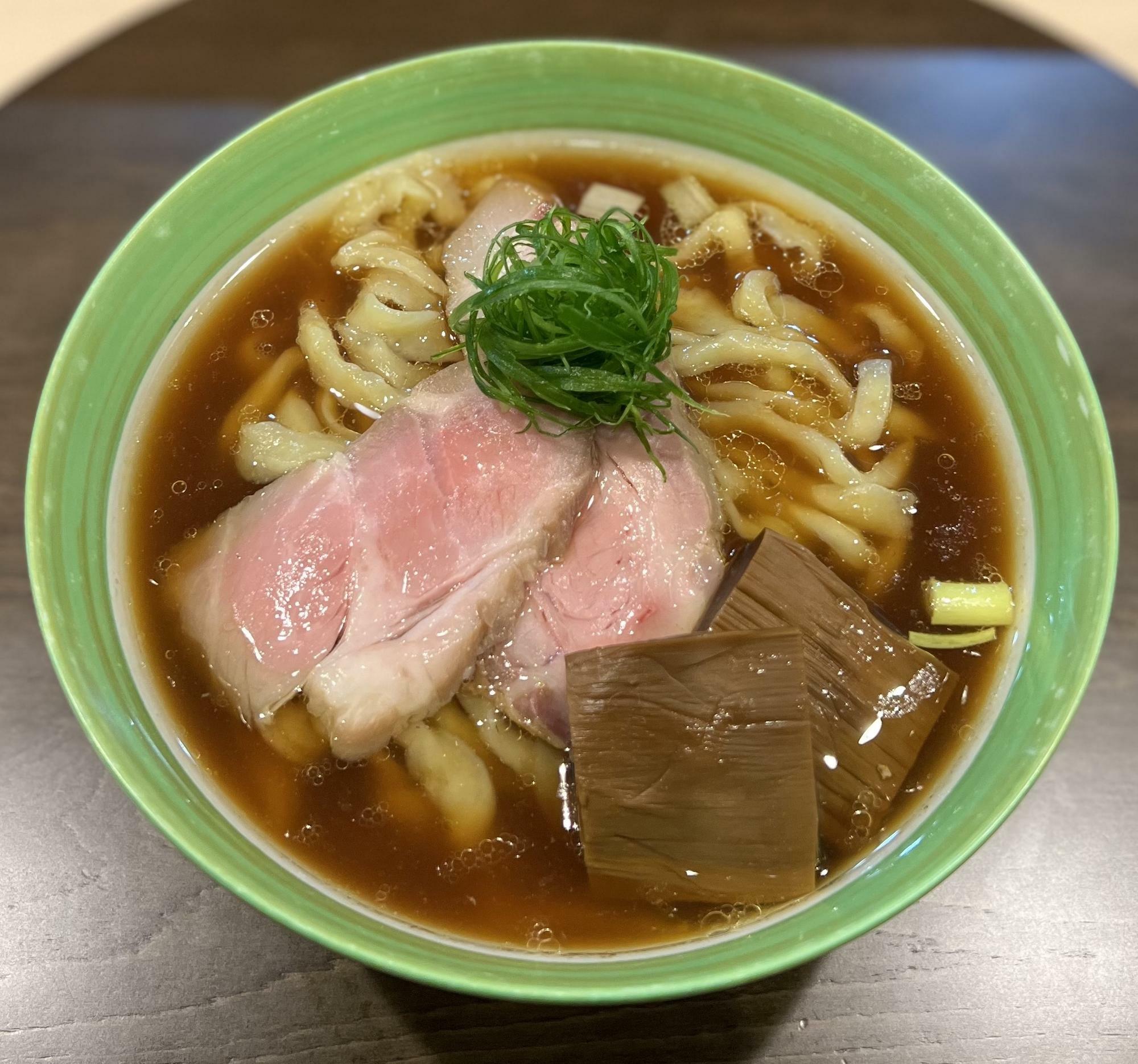 手打中華蕎麦醤油９８０円