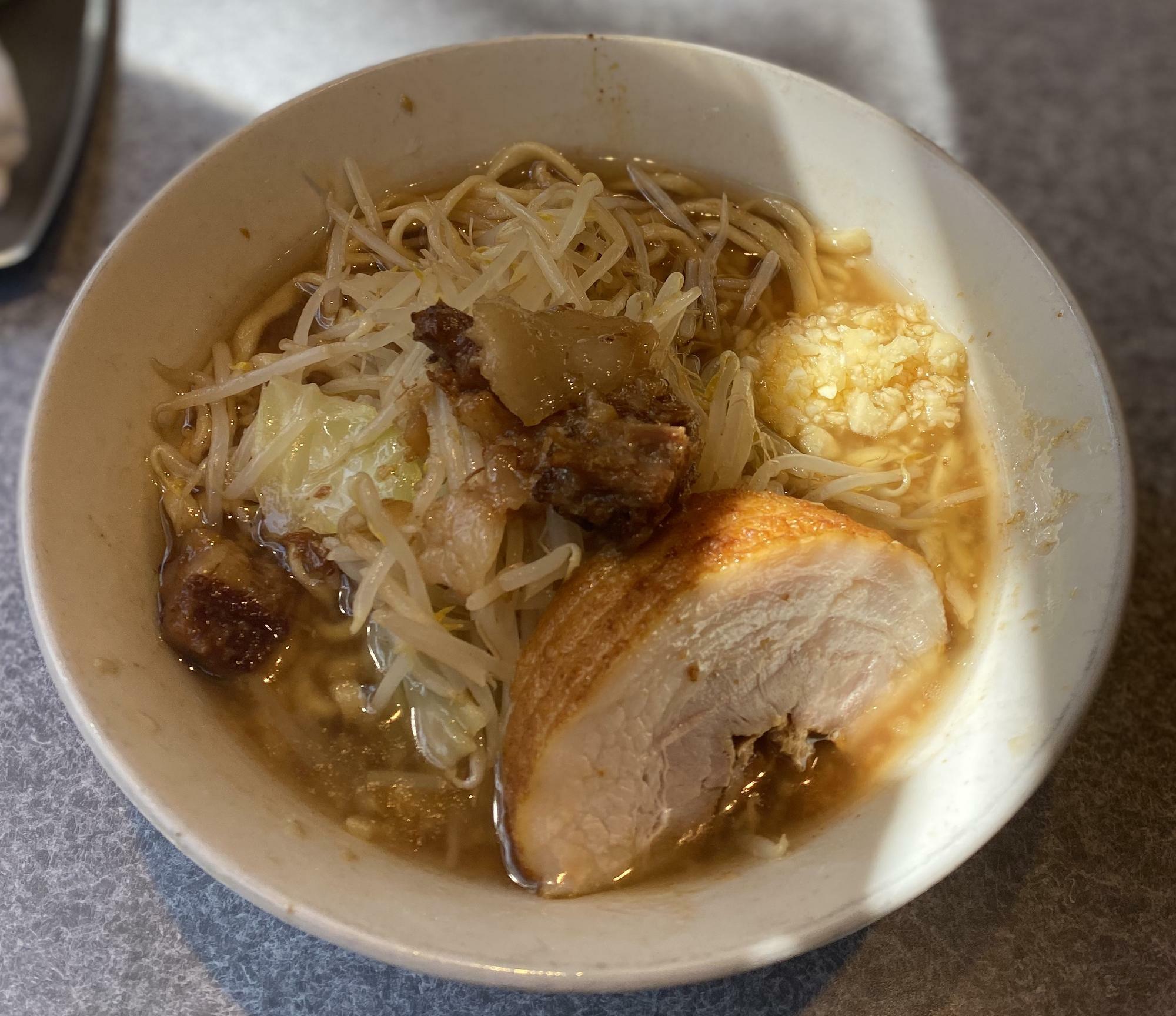 ラーメン　ヤサイ少なめ