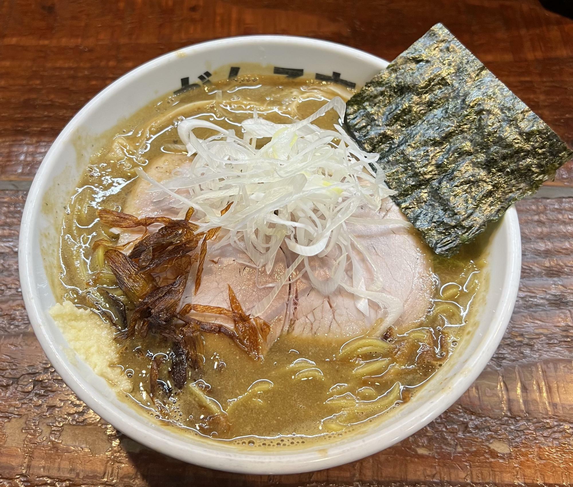 なんだこりゃ～味噌ラーメン※モクズガニを立川濁りゼロモモ肉１１５０円