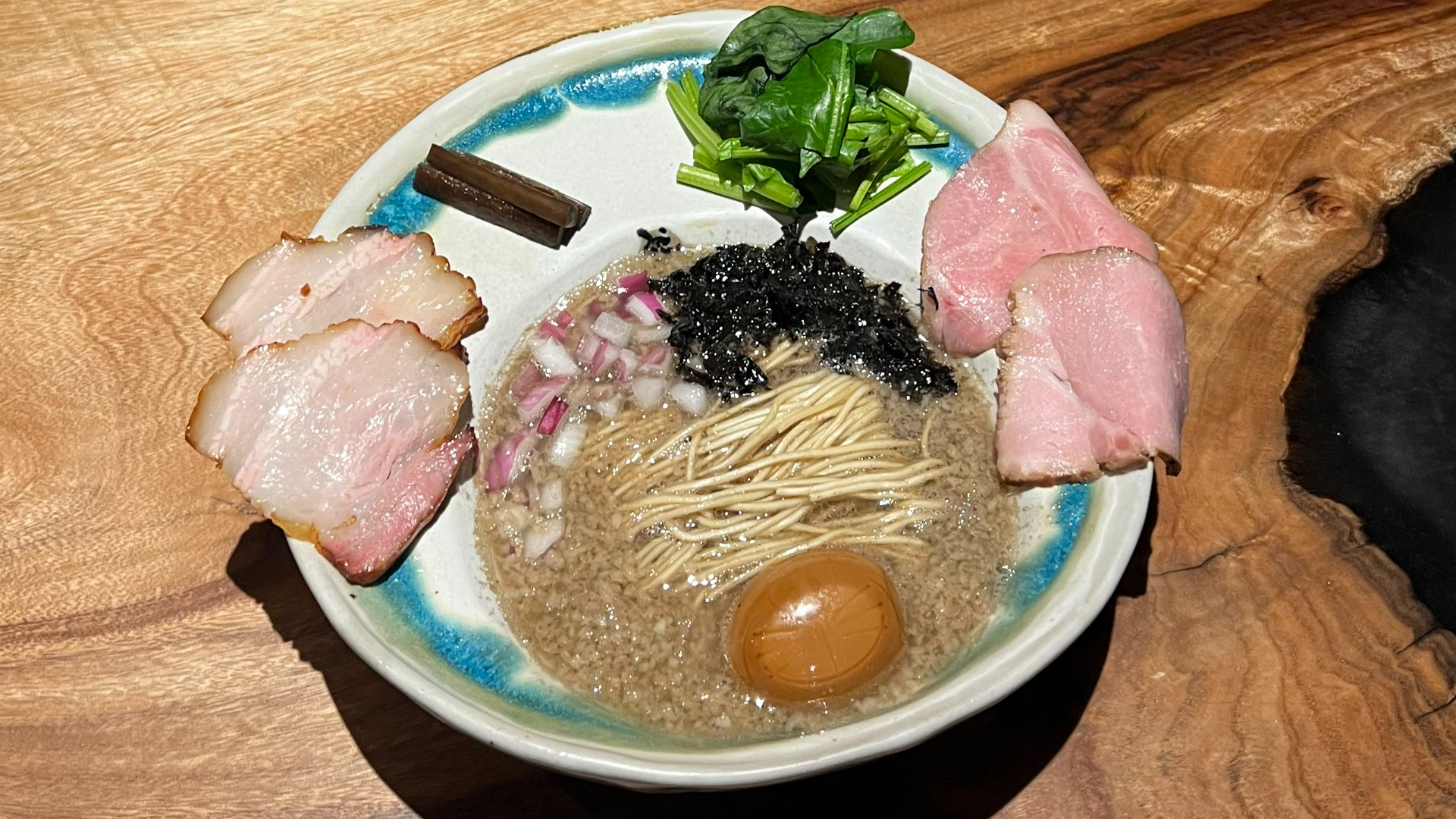 個人的My ベストラーメン店！濁ったスープが繊細なのにコク深い！【無