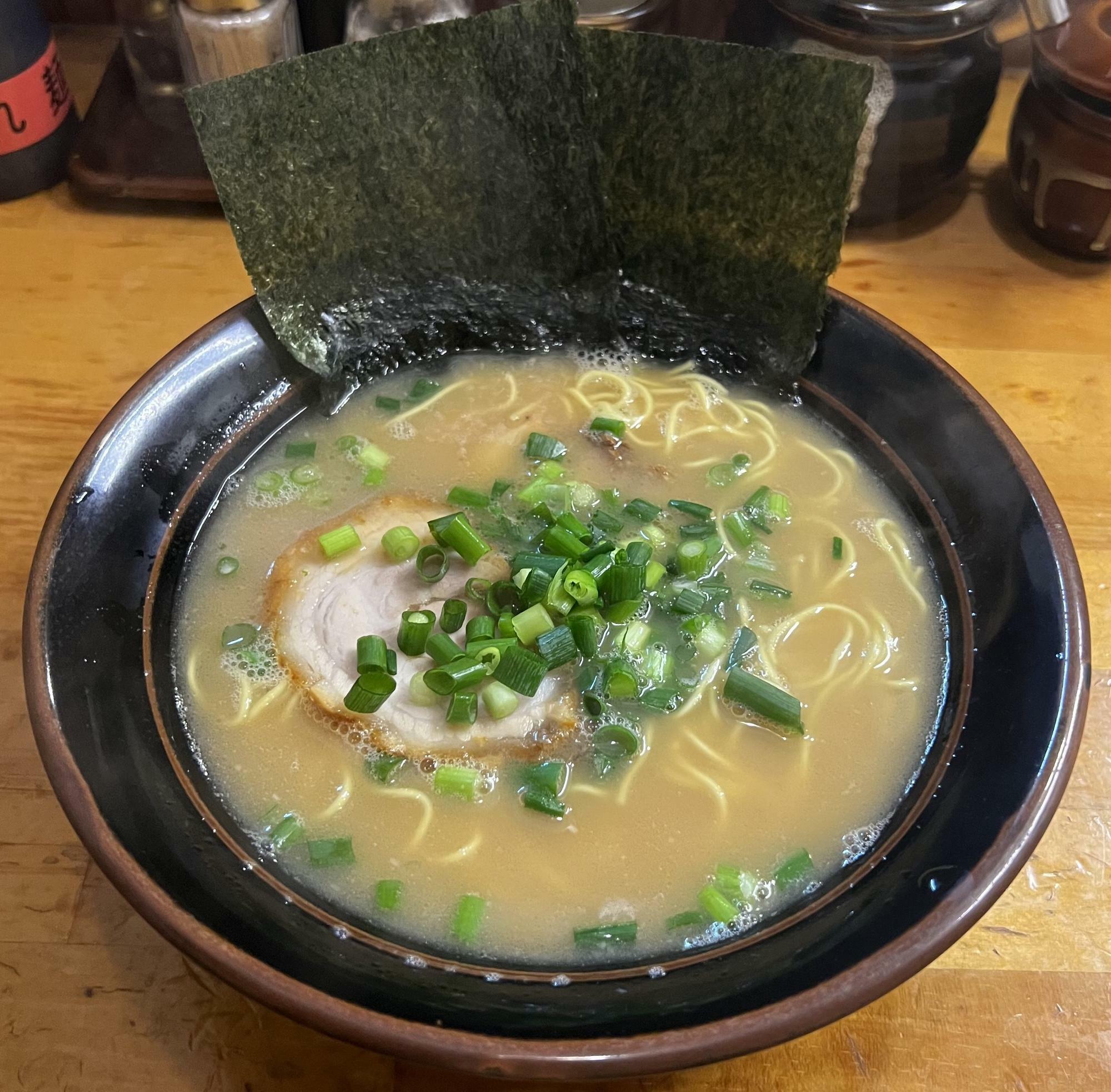 ラーメン九州豚骨　７００円