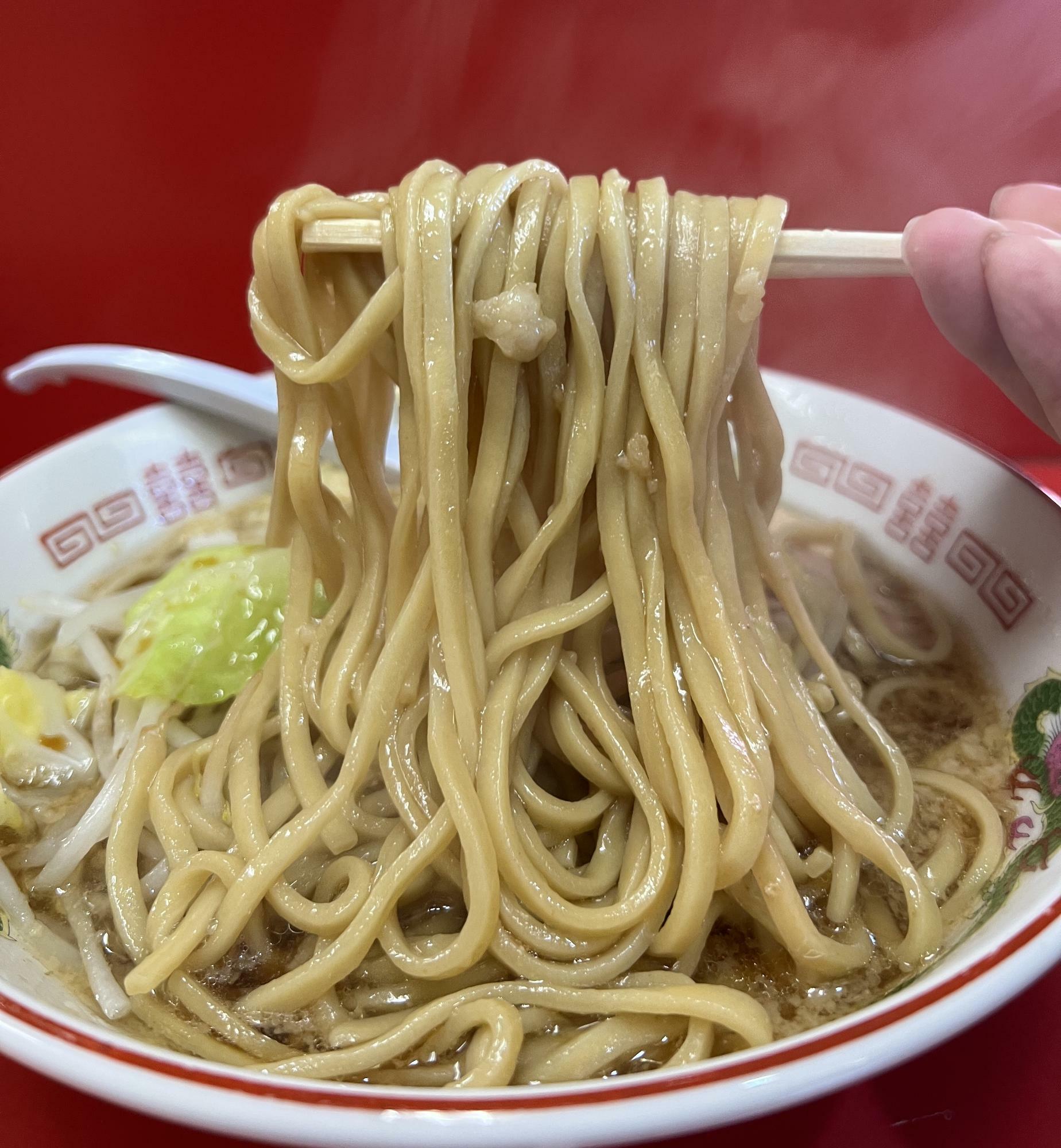 麺量も３００ｇでもするっといけました。