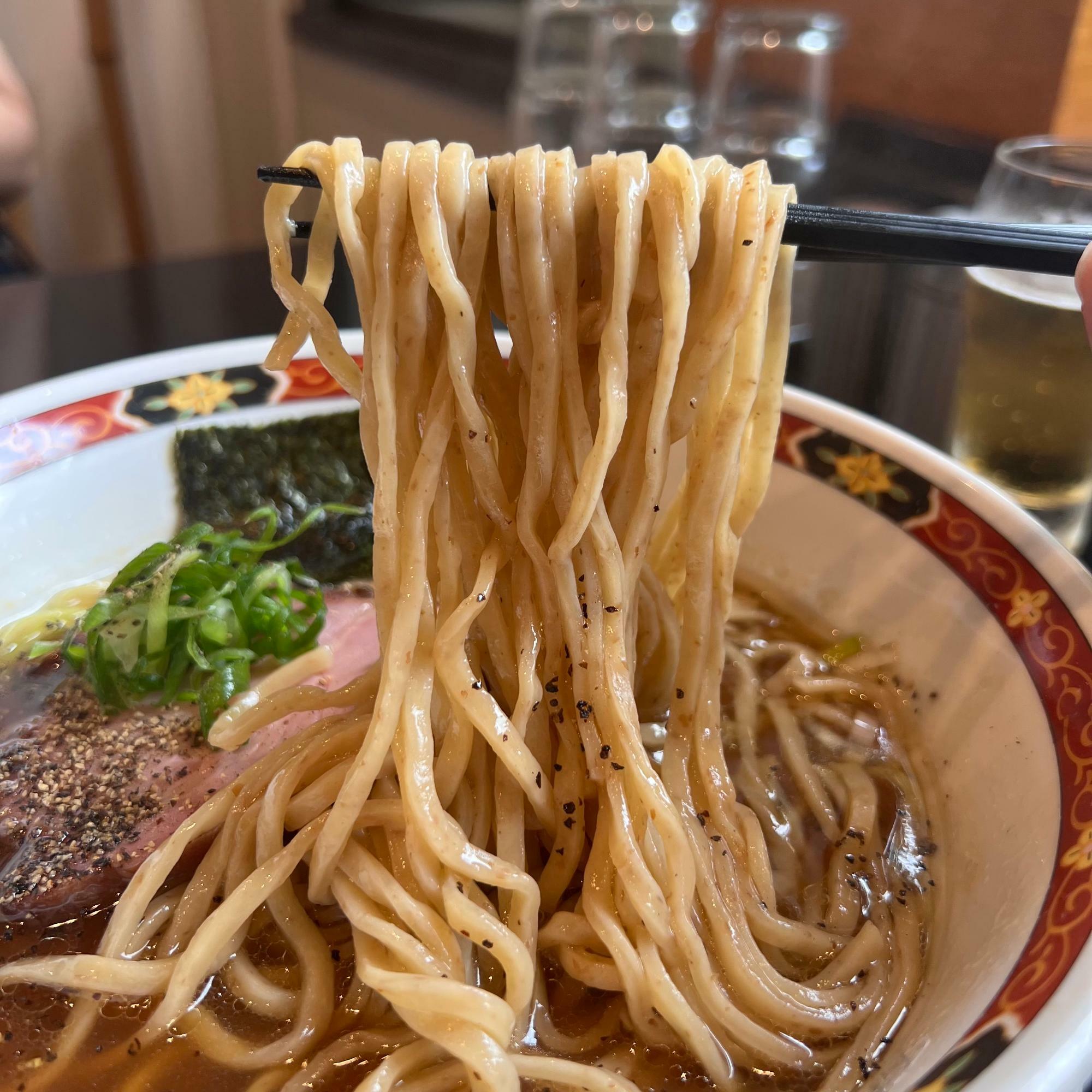 お店Instagramには『匠の麺　東京製麺』の麺箱が記載されていました。