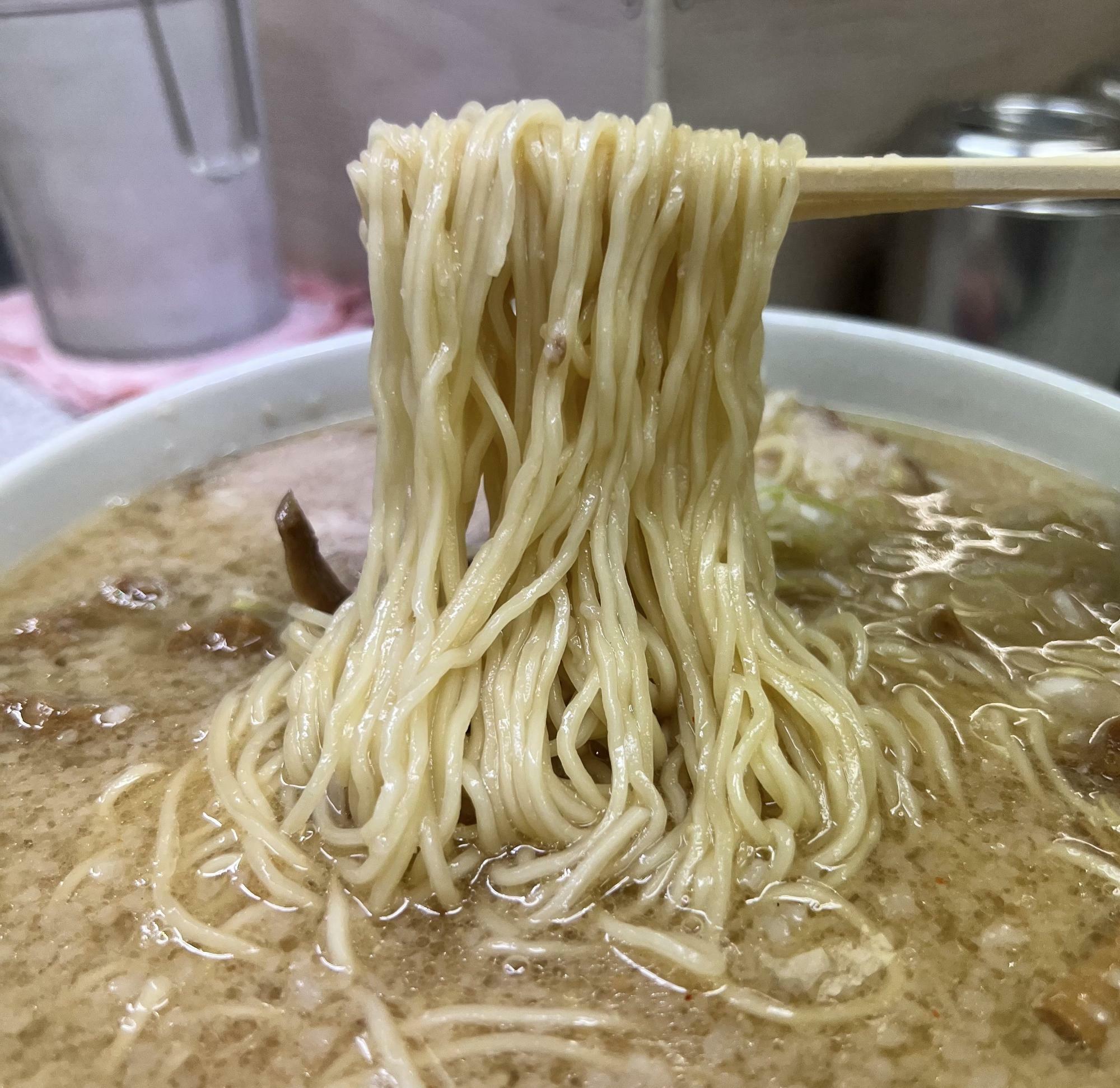 江戸川区新小岩の『川島製麺所』の麺箱が置いてありました。