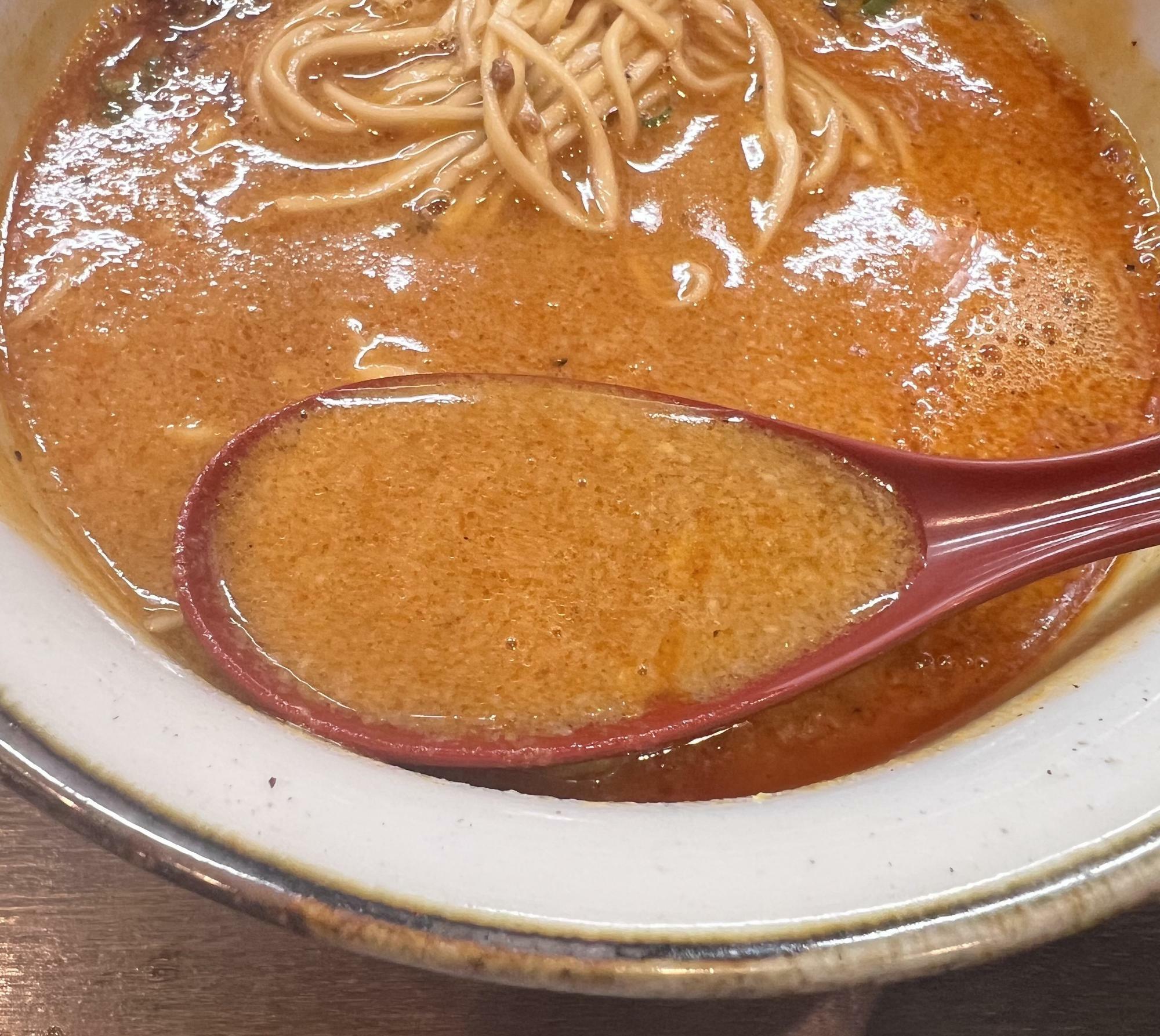 このスープは持って帰って冷蔵庫に入れて翌朝にライスを入れて食べたい。