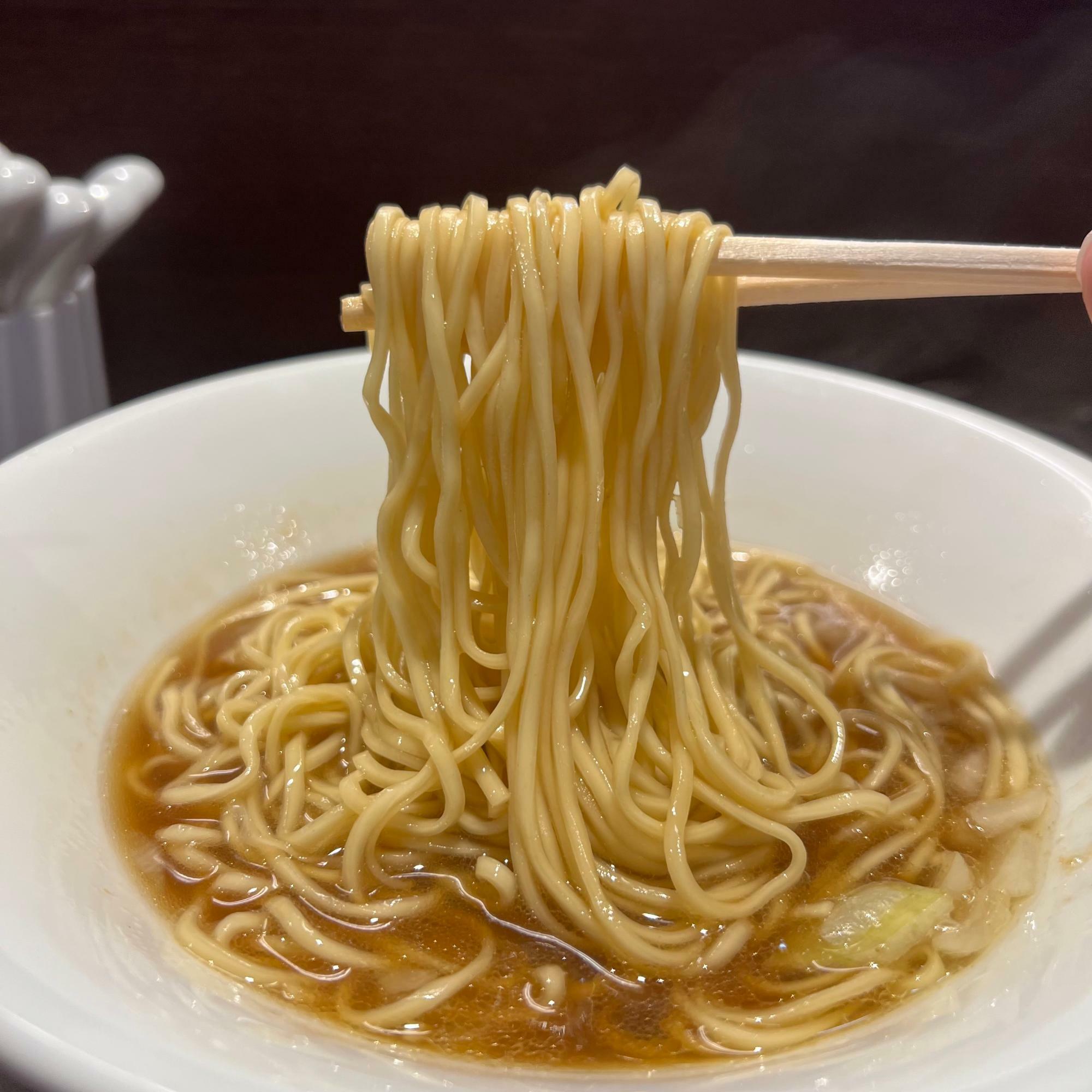 麺は手揉みと細麺から選べ、いりこには細麺が合いそうだったのでコチラをセレクト。