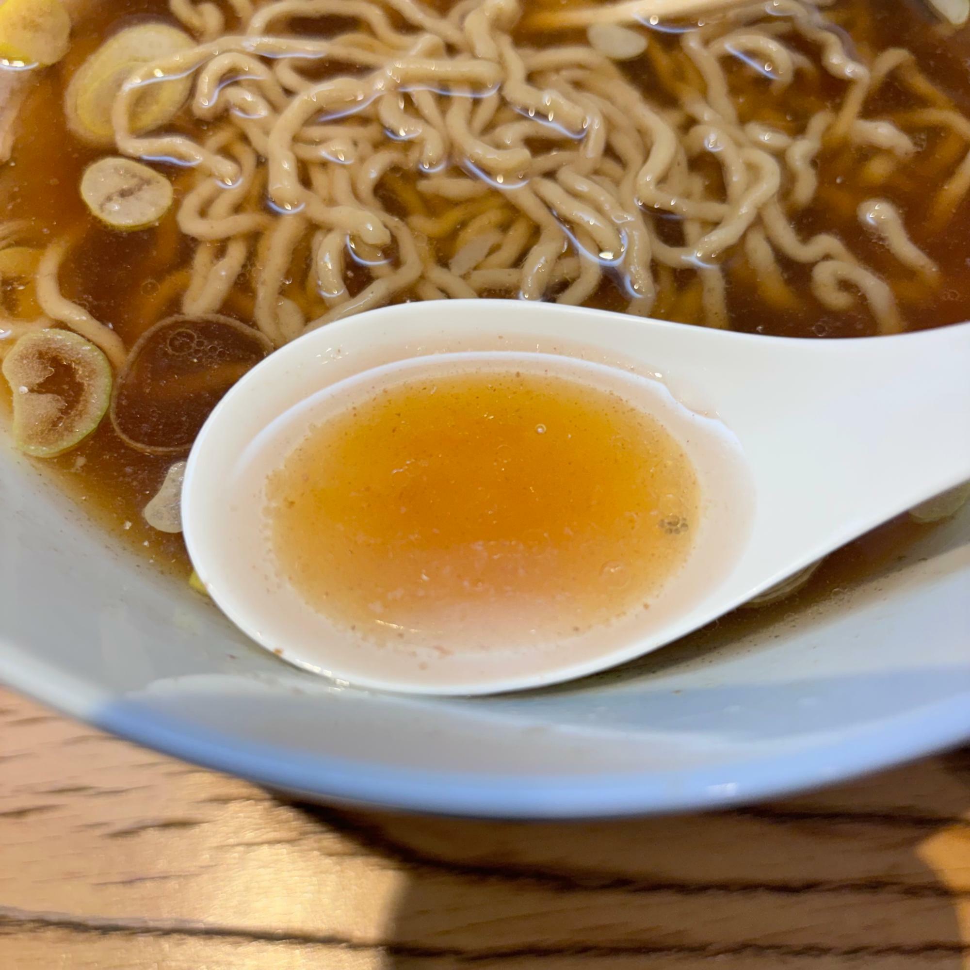会社が運営する、ラゾーナ川崎フードコート店とは圧倒的に格差を感じるスープでした。