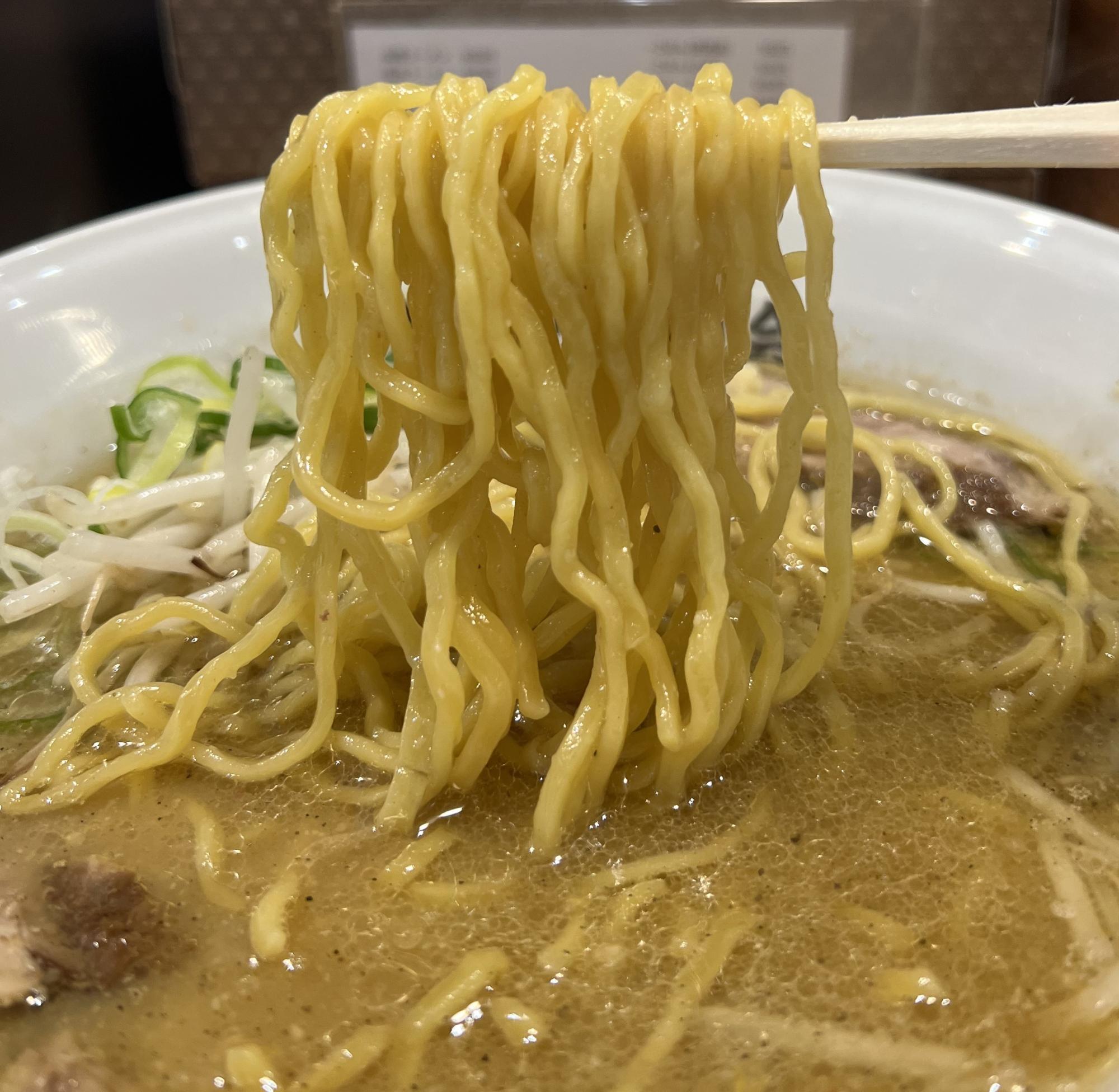 すみれもかつては森住製麺を使用しておりました。