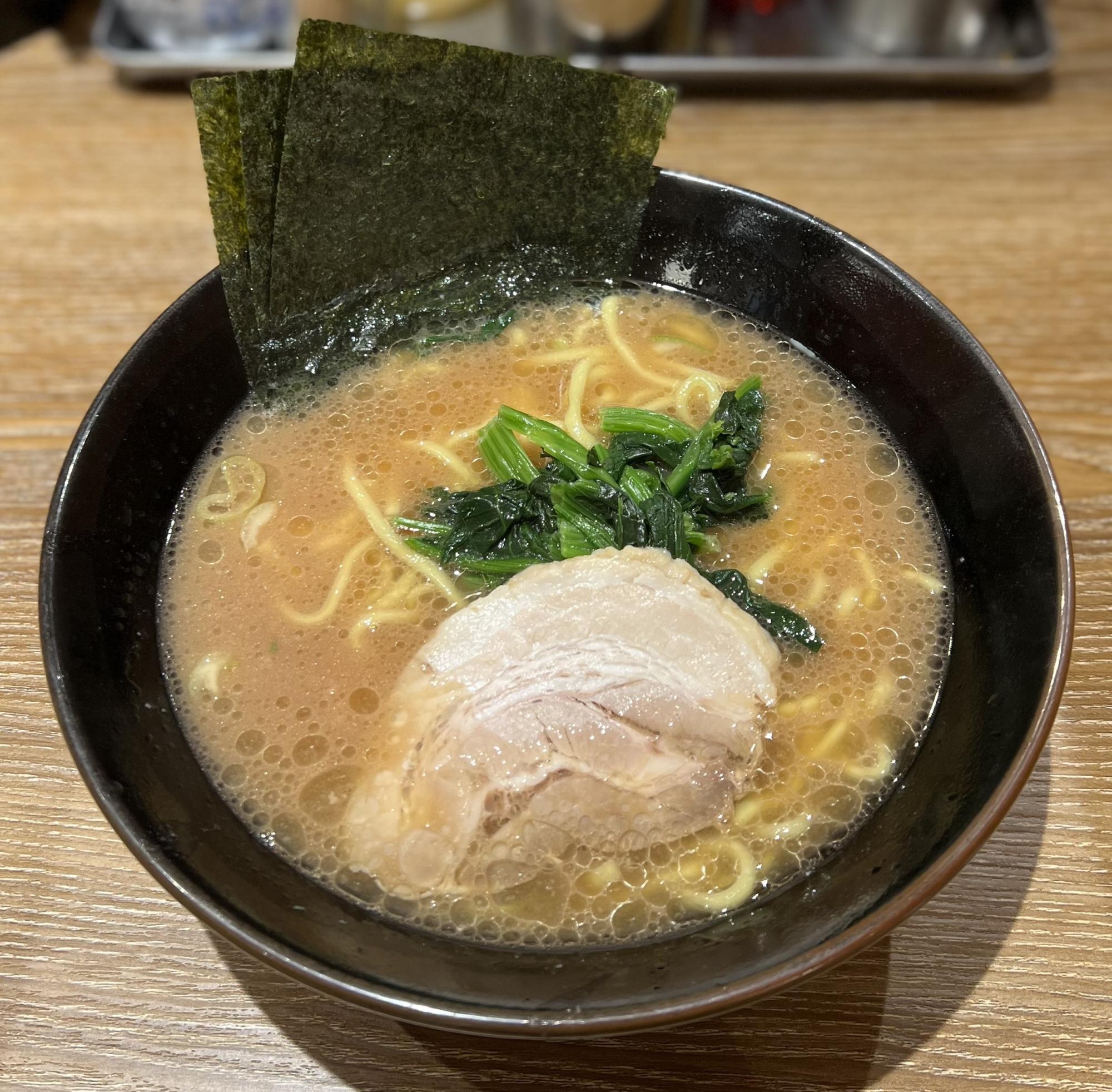 とんこつ醤油ラーメン