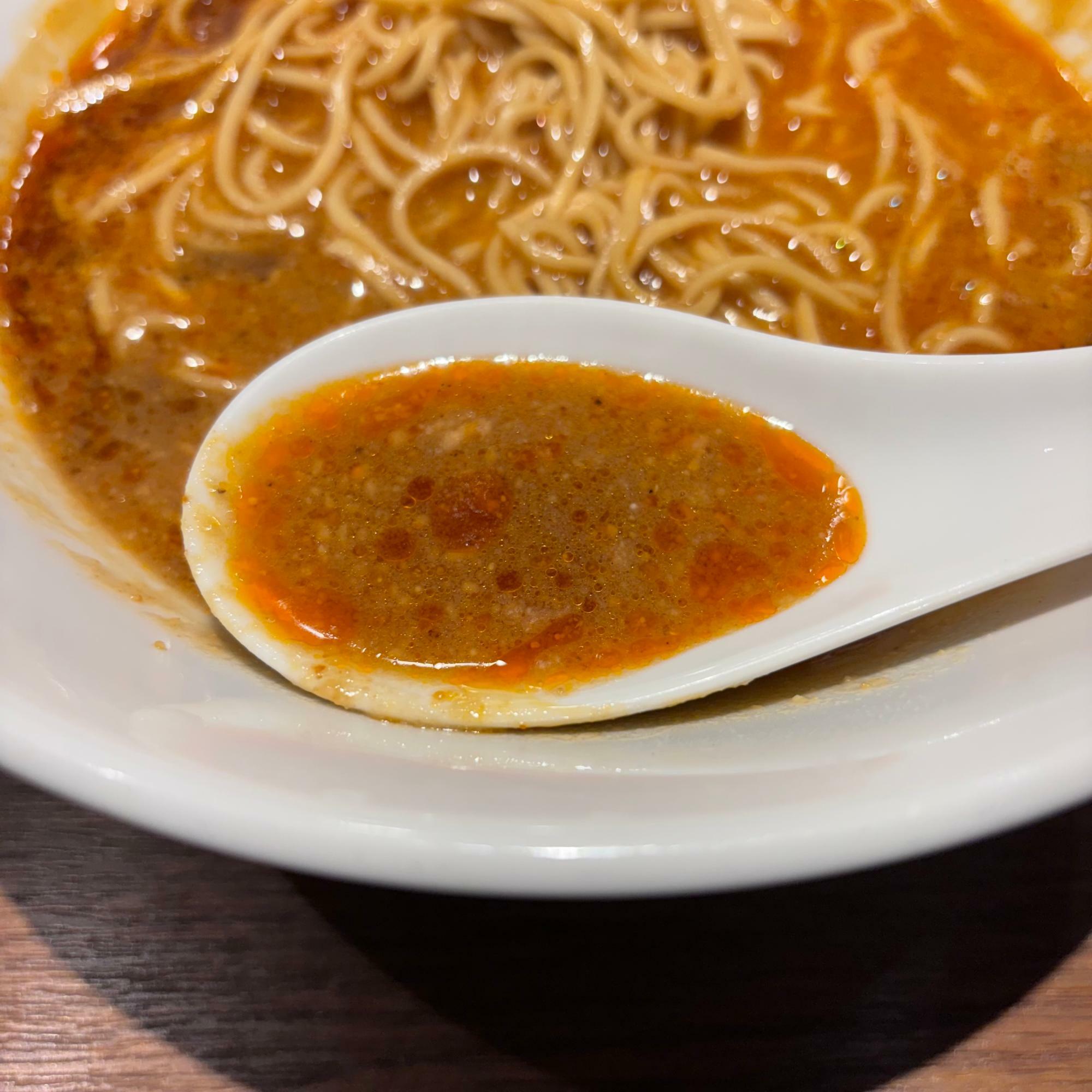 スープは化学調味料不使用の無化調スープです。