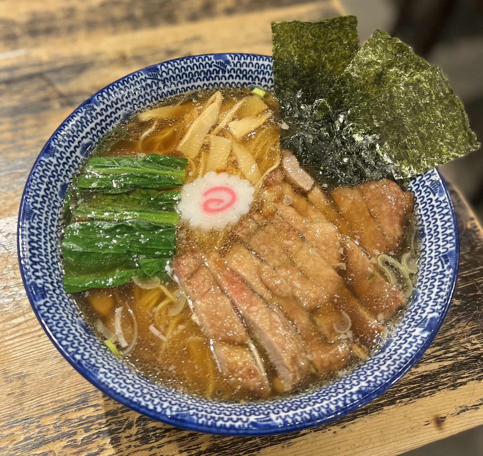 パーコー麺濃口醤油味大盛　パーコー麺は頼んで欲しい一杯です。