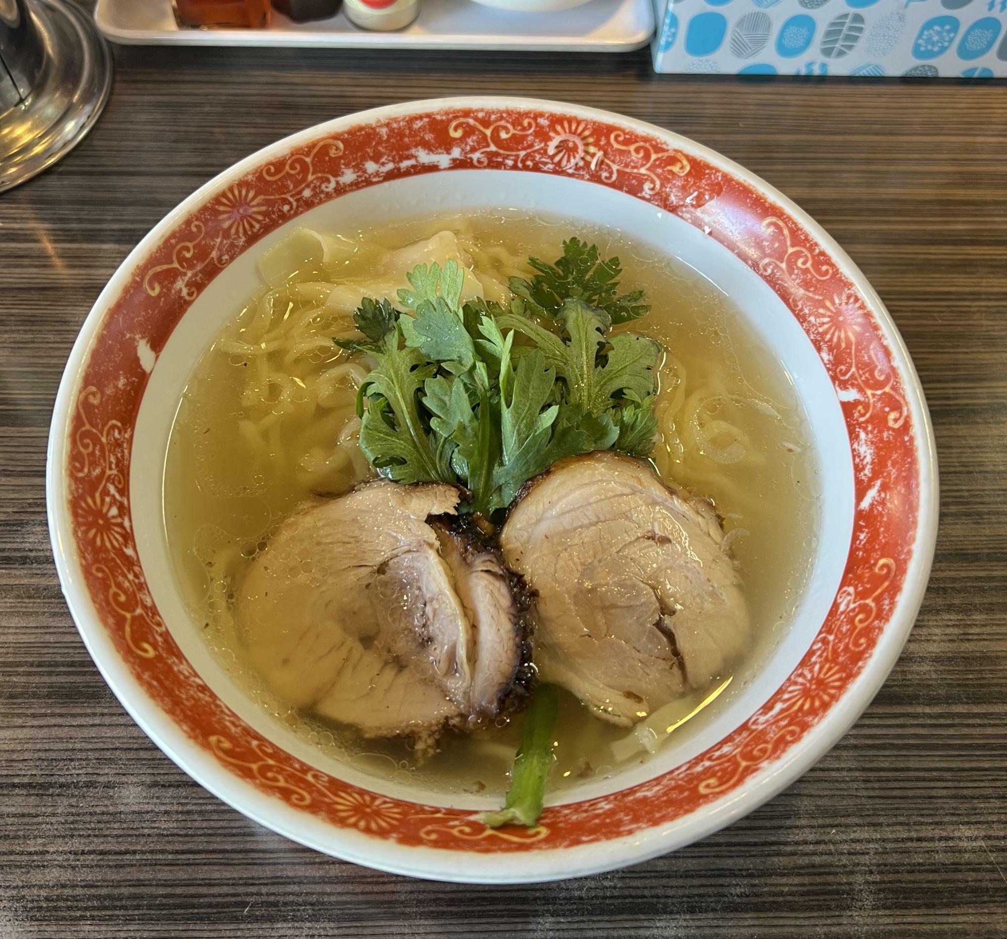 本丸塩らー麺　880円