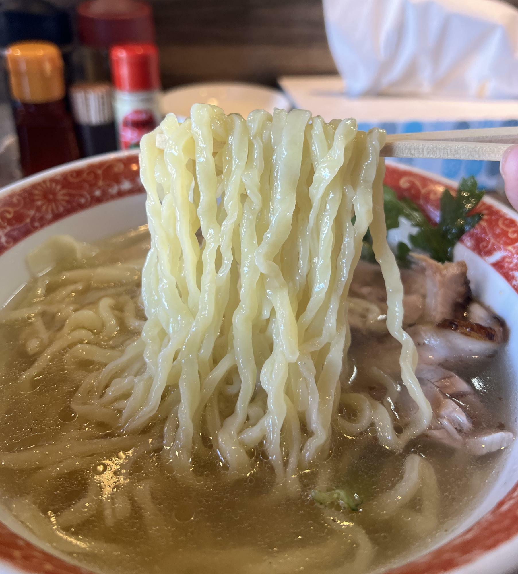 横浜店より気持ち太い印象です。