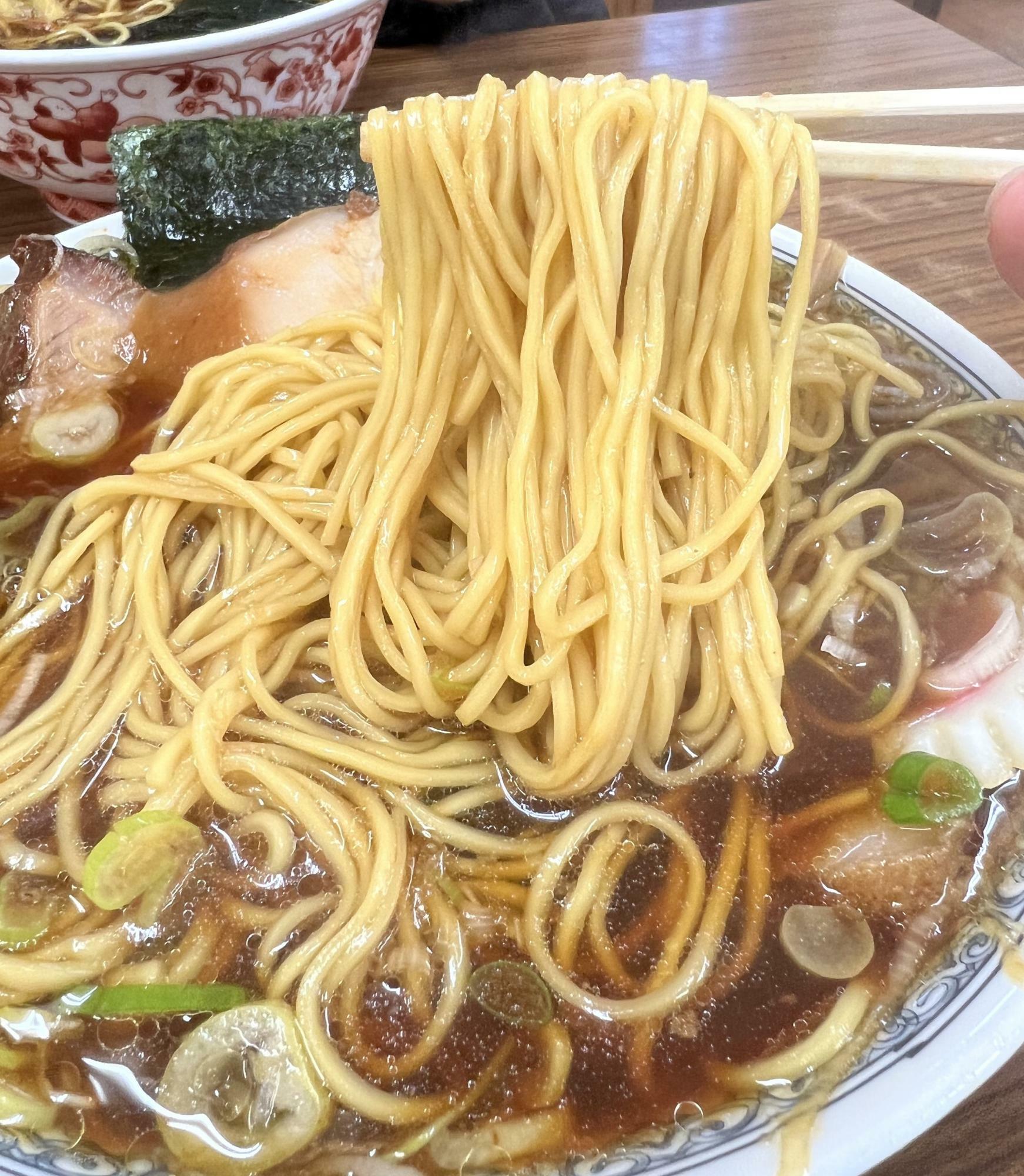 麺量も大盛にするとなかなかのボリュームです。