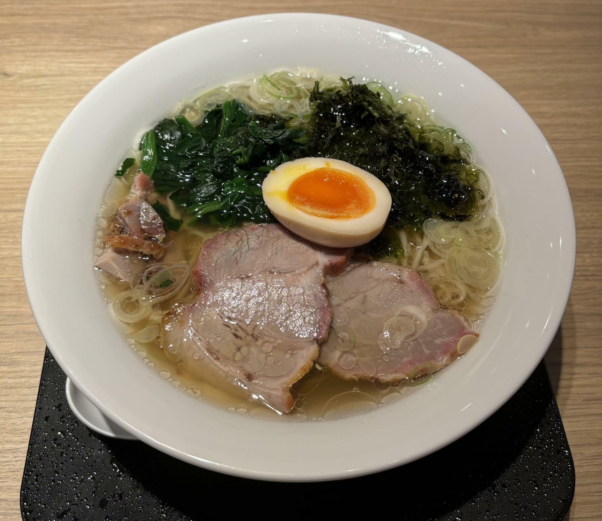 ラーメン白1100円