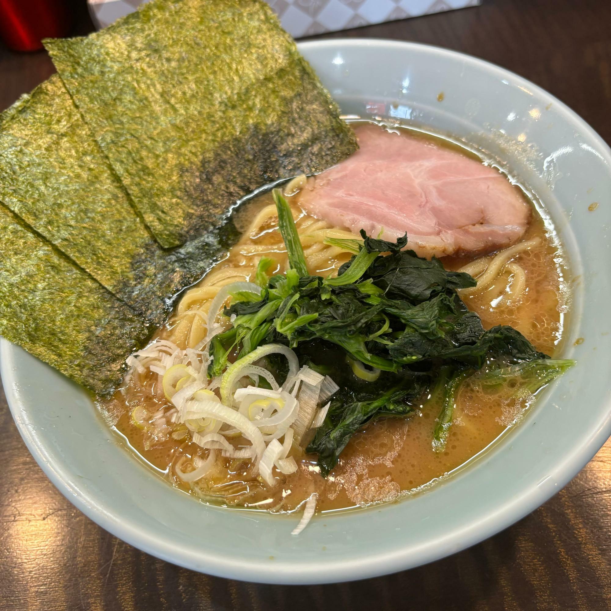 ネギは粗めのカット、海苔は3枚でした。