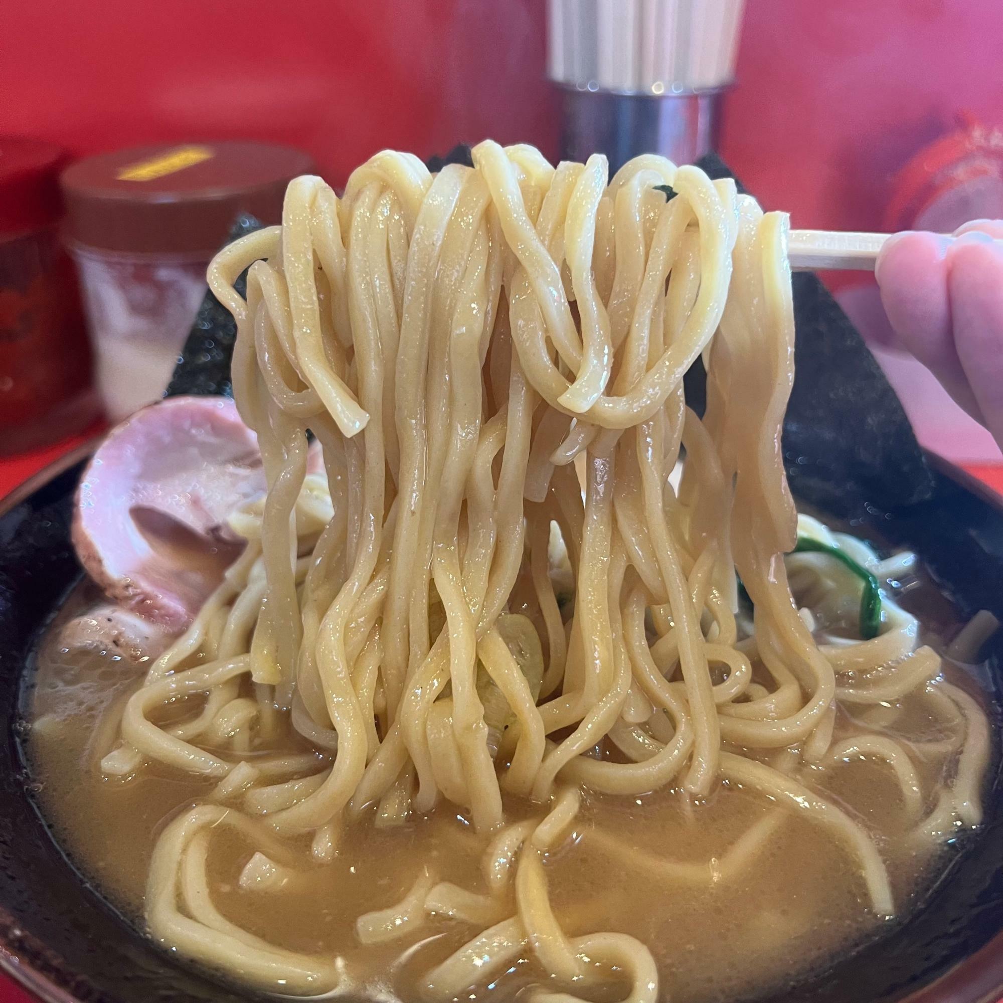 大橋製麺多摩の麺箱が置いてありました。