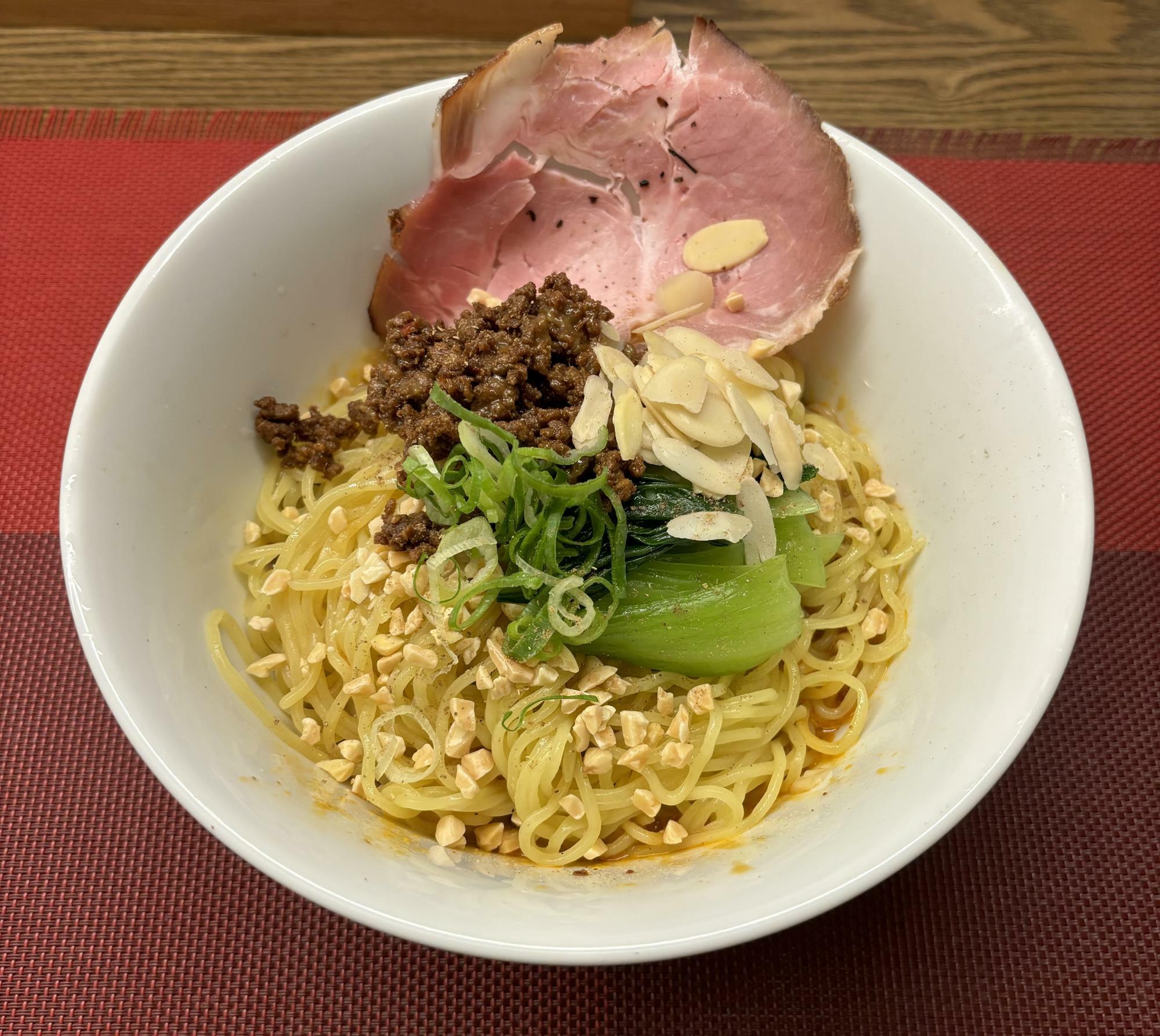 冷やし汁なし担々麺　大盛　1300円