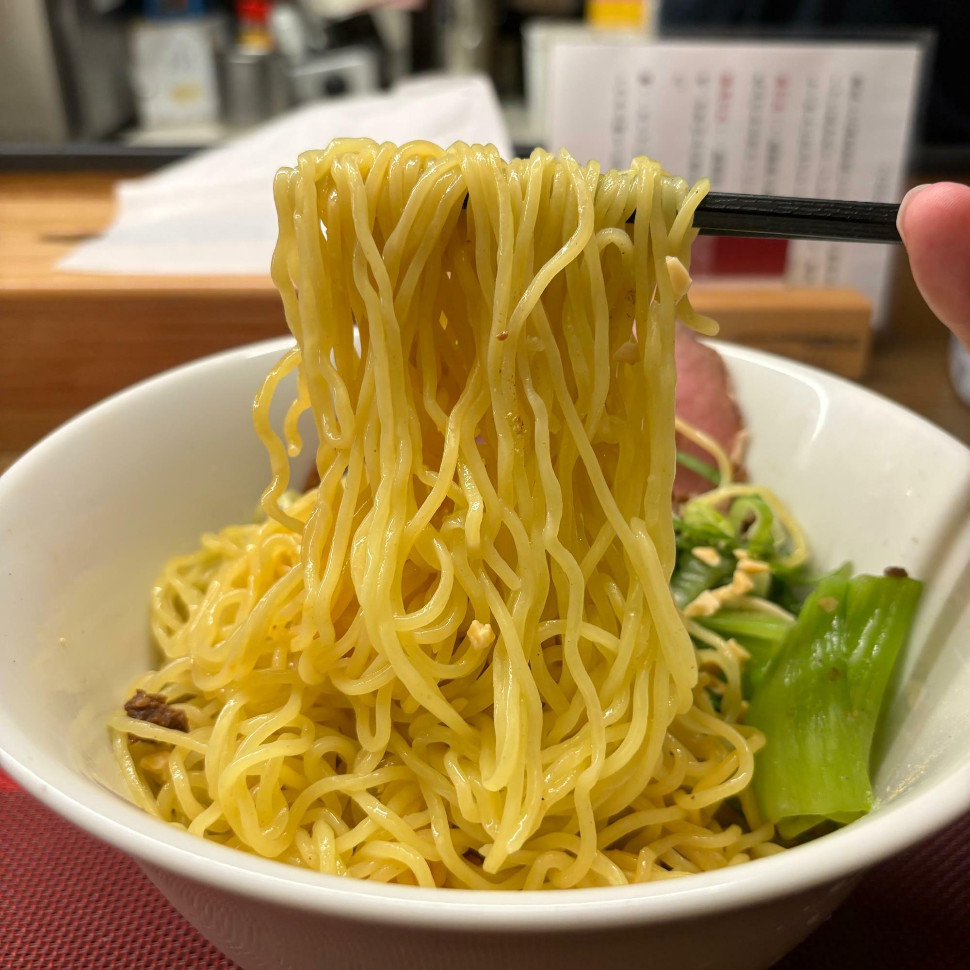 昔と変っていなければ田中製麺だそうです。