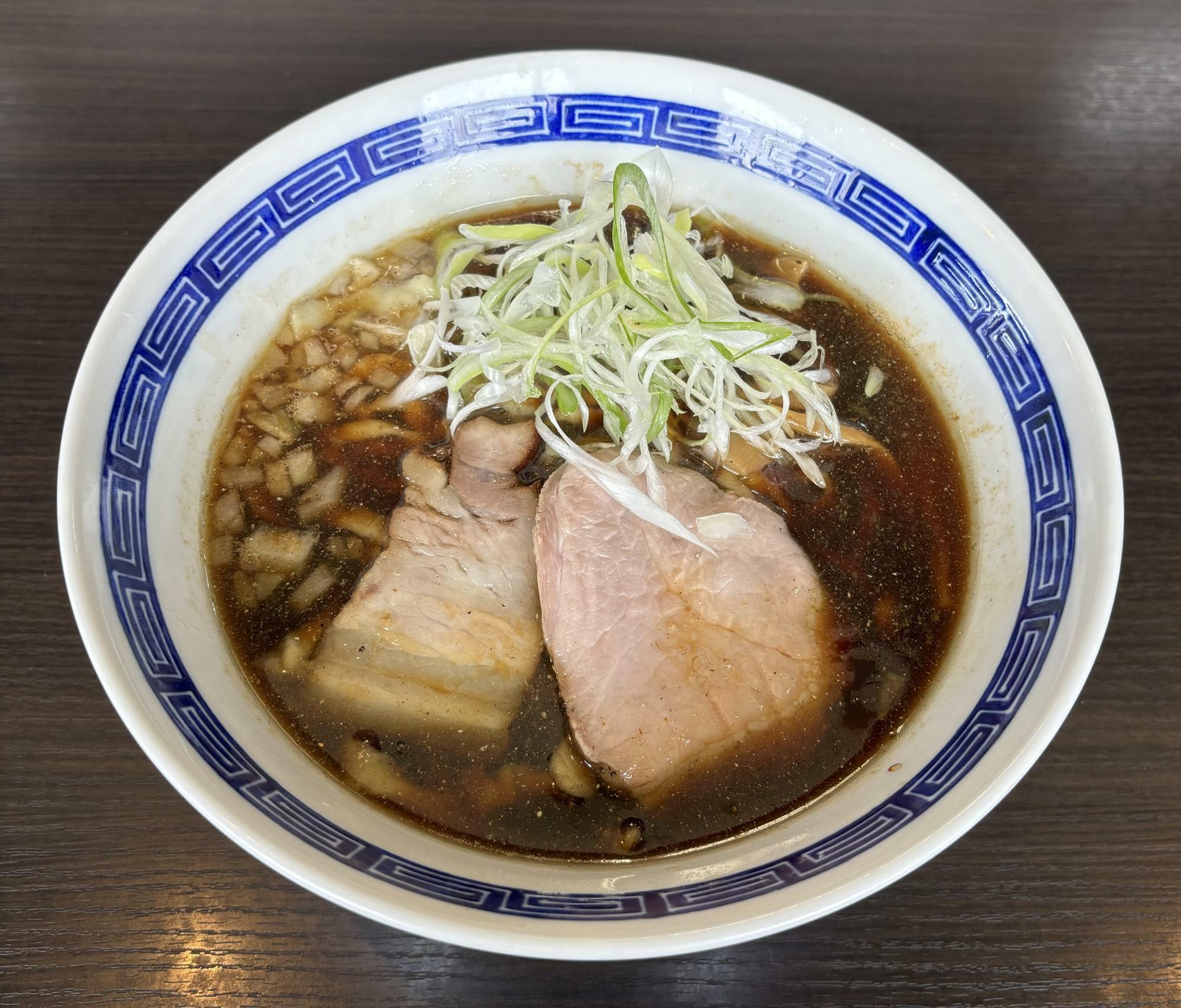 煮干中華蕎麦　中盛　950円