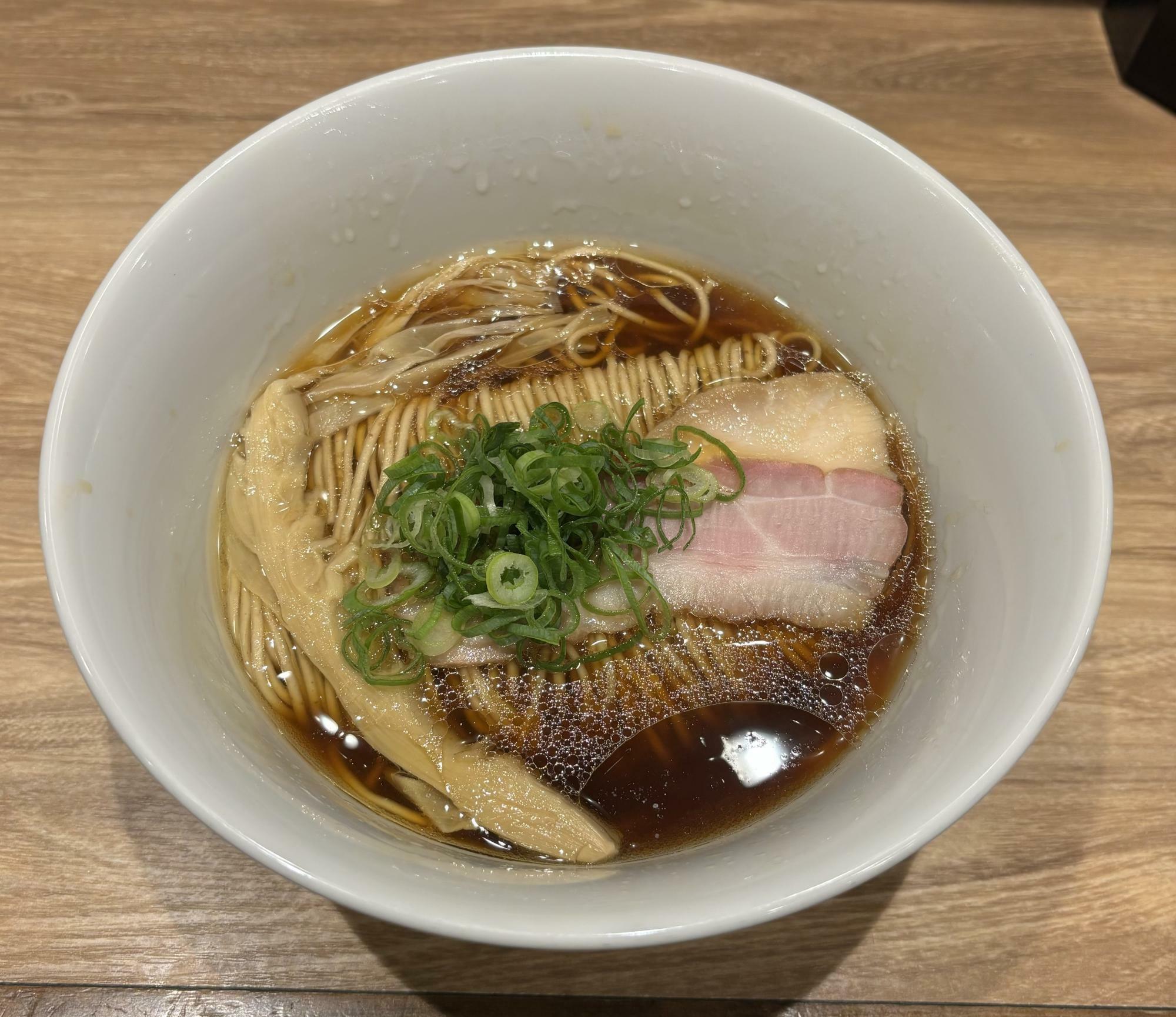 醤油らぁ麺1,070円