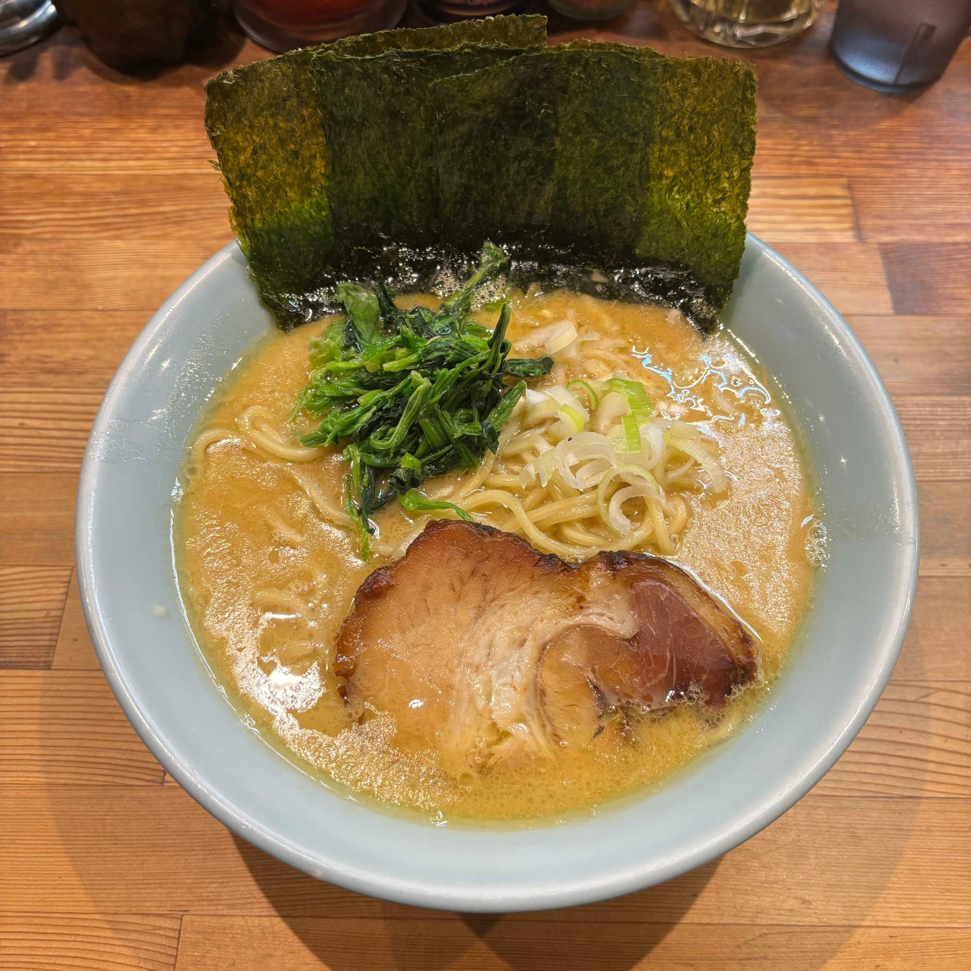 豚骨ラーメン