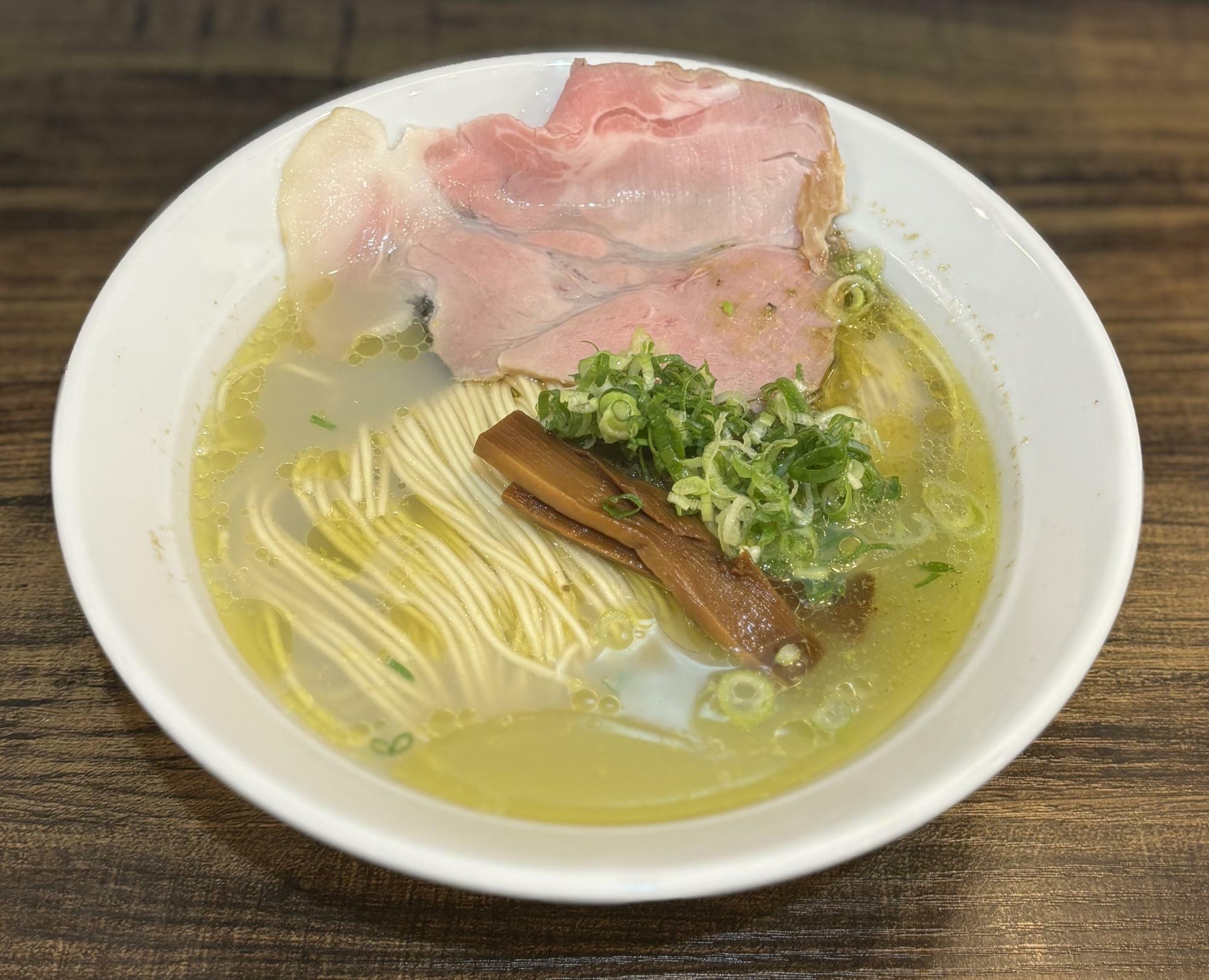 牡蠣塩らーめん　900円