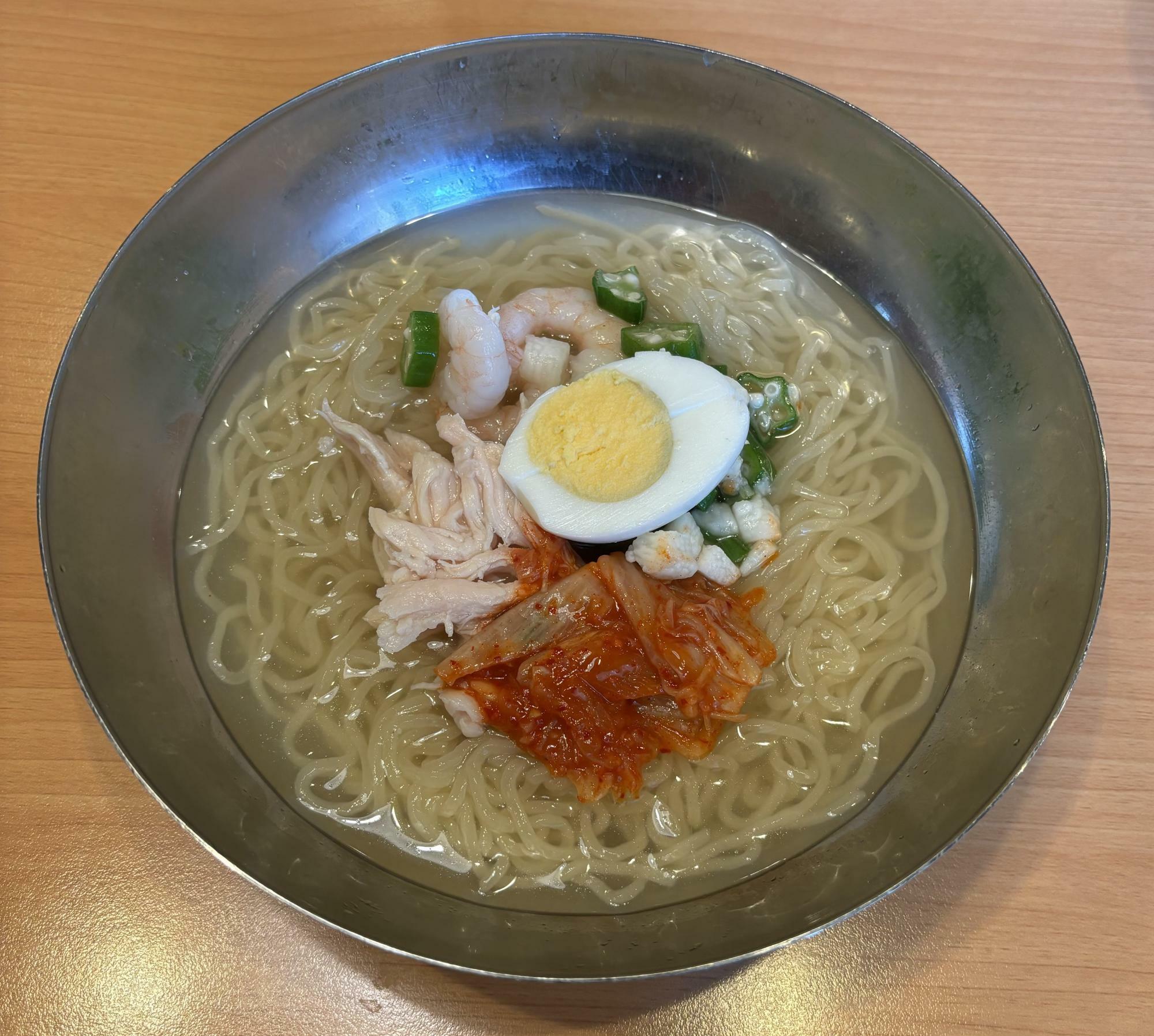 海老と蒸し鶏のコク旨冷麺　850円(クーポン使用で750円)