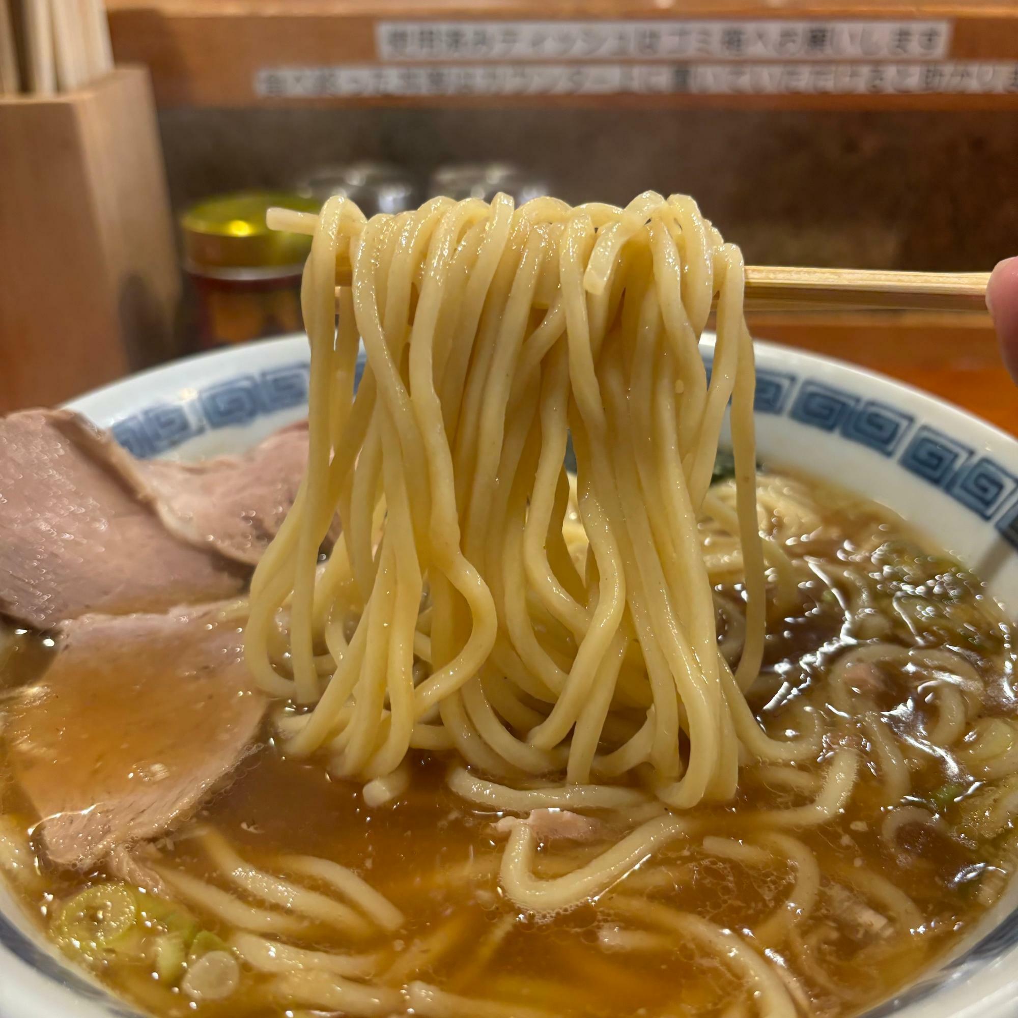 麺箱は三河屋製麺の文字を確認しました。