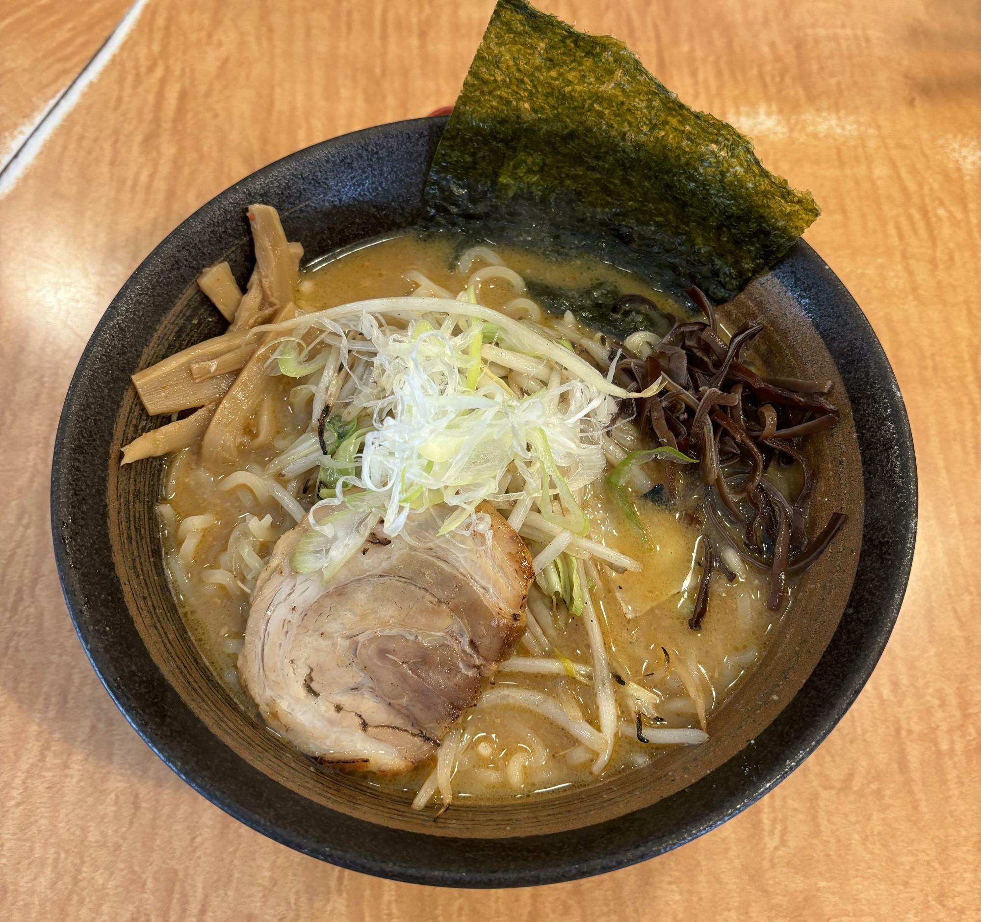 合わせ味噌ラーメン　850円