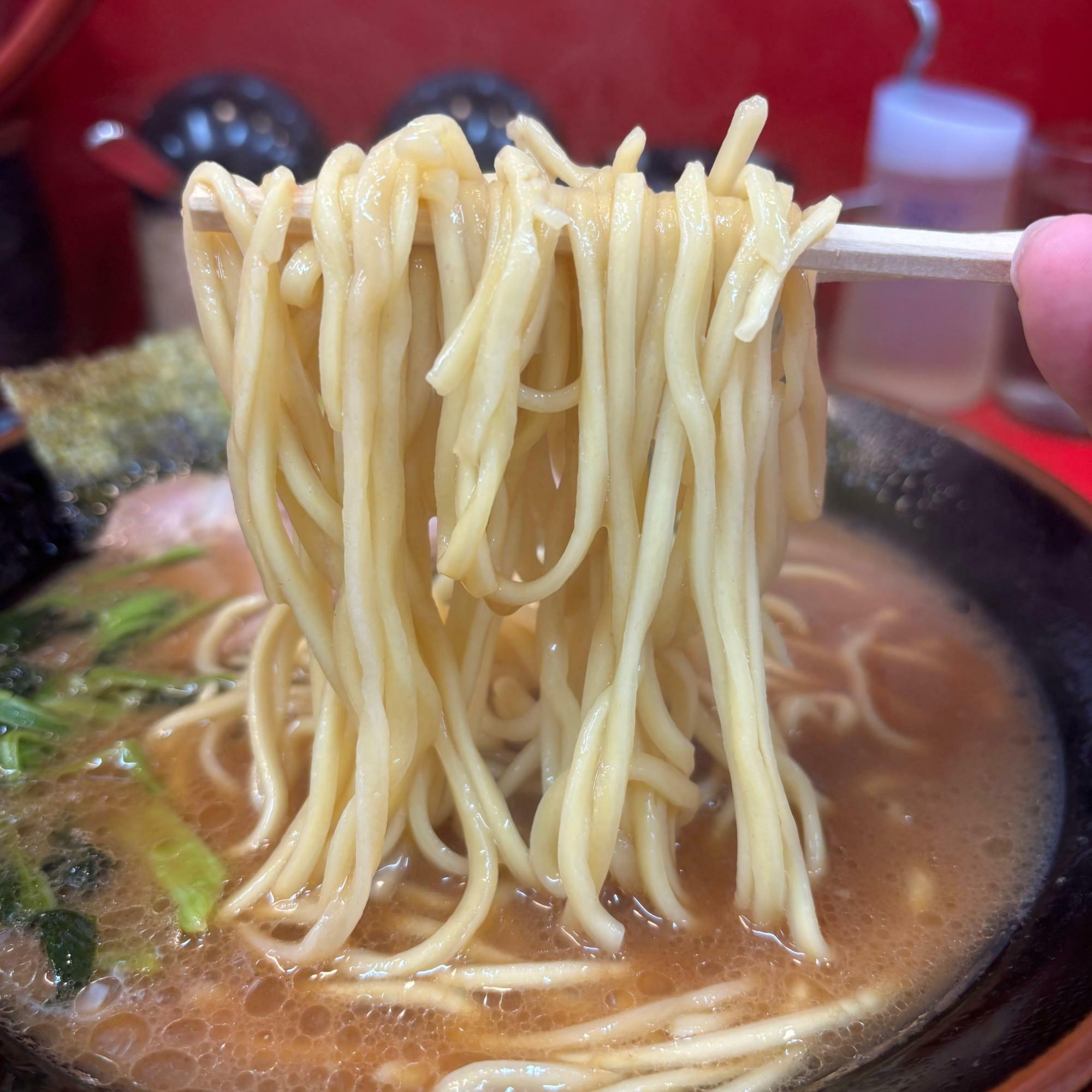 麺がちぎれていたり古い麺が入っていたのは惜しいところです。