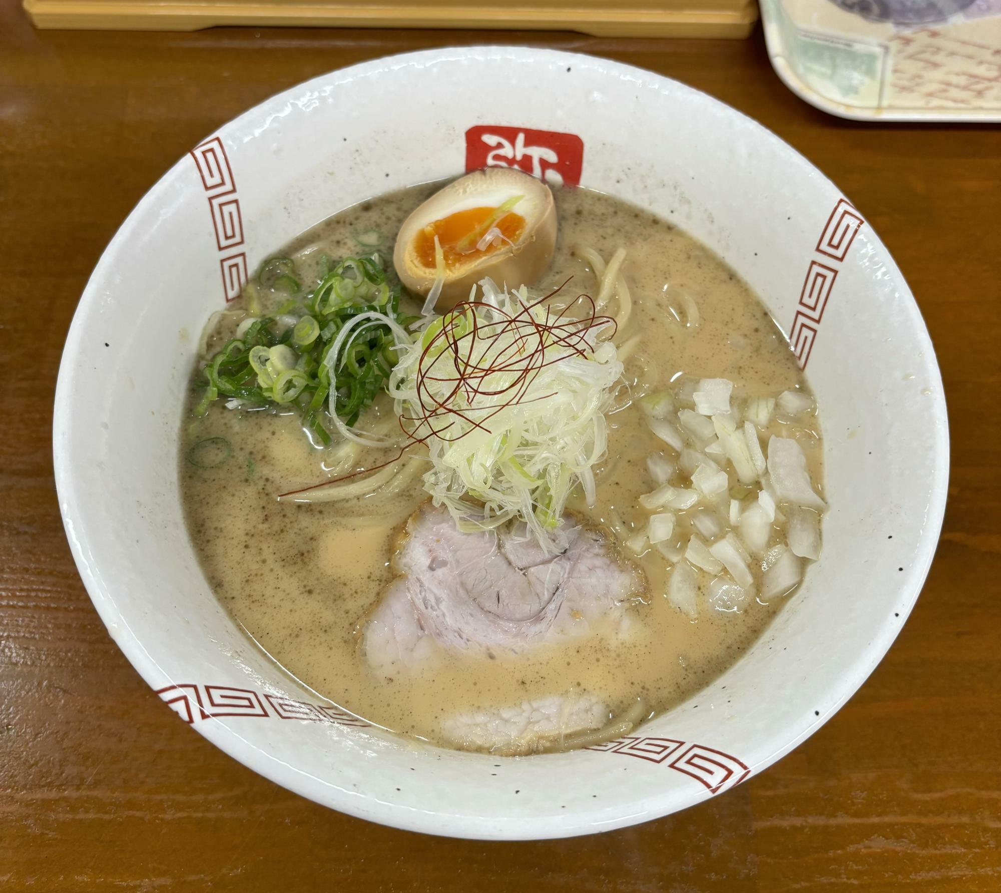 醤油らーめん　900円