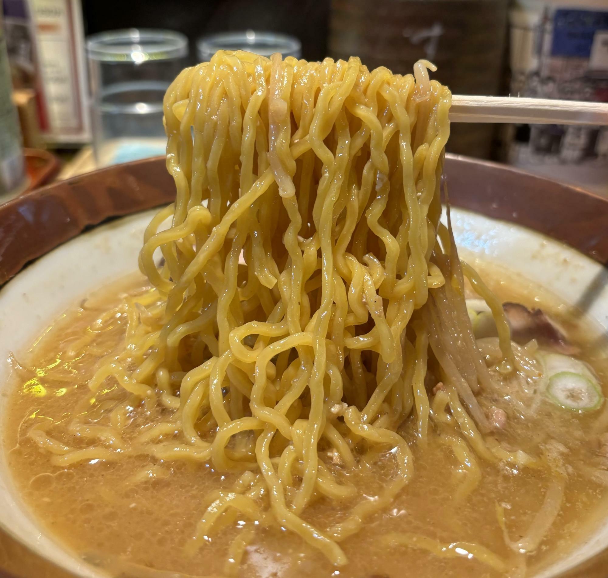 西山製麺を使用しております。