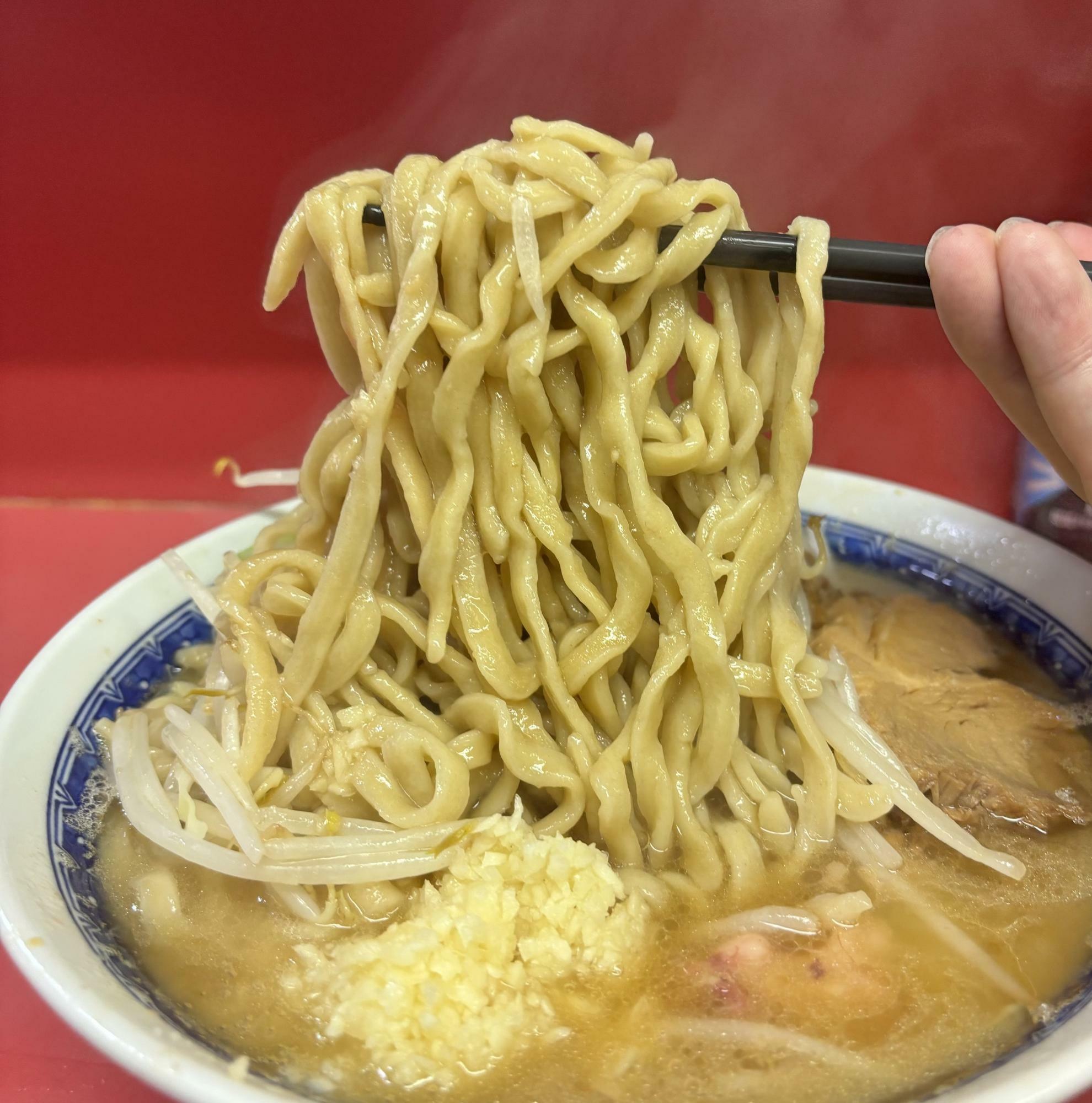 麺かためコールでも食べてみたいと思いました。