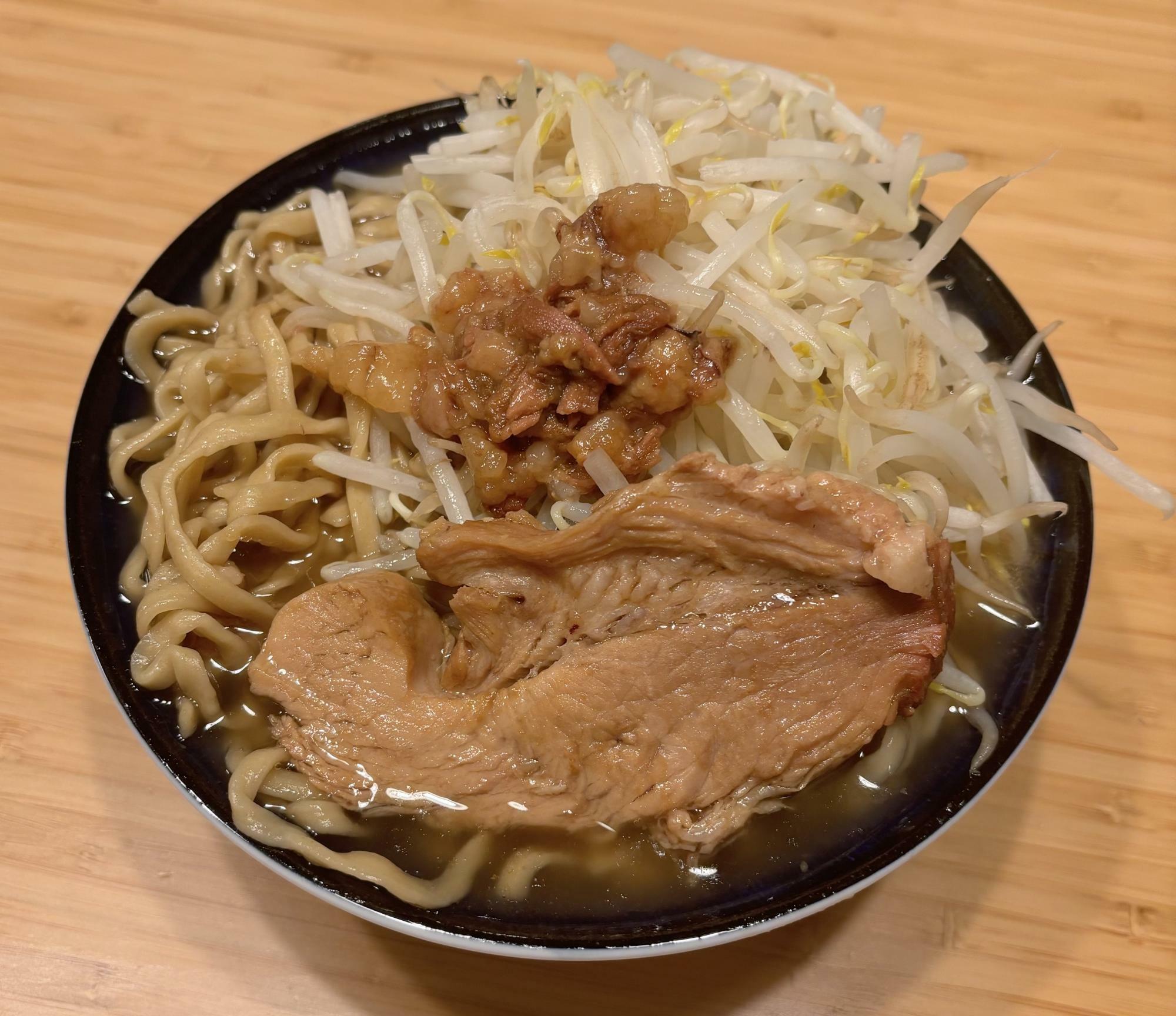 冷凍ラーメン1100円+冷凍アブラ120円　オンラインだと2セット2,200円