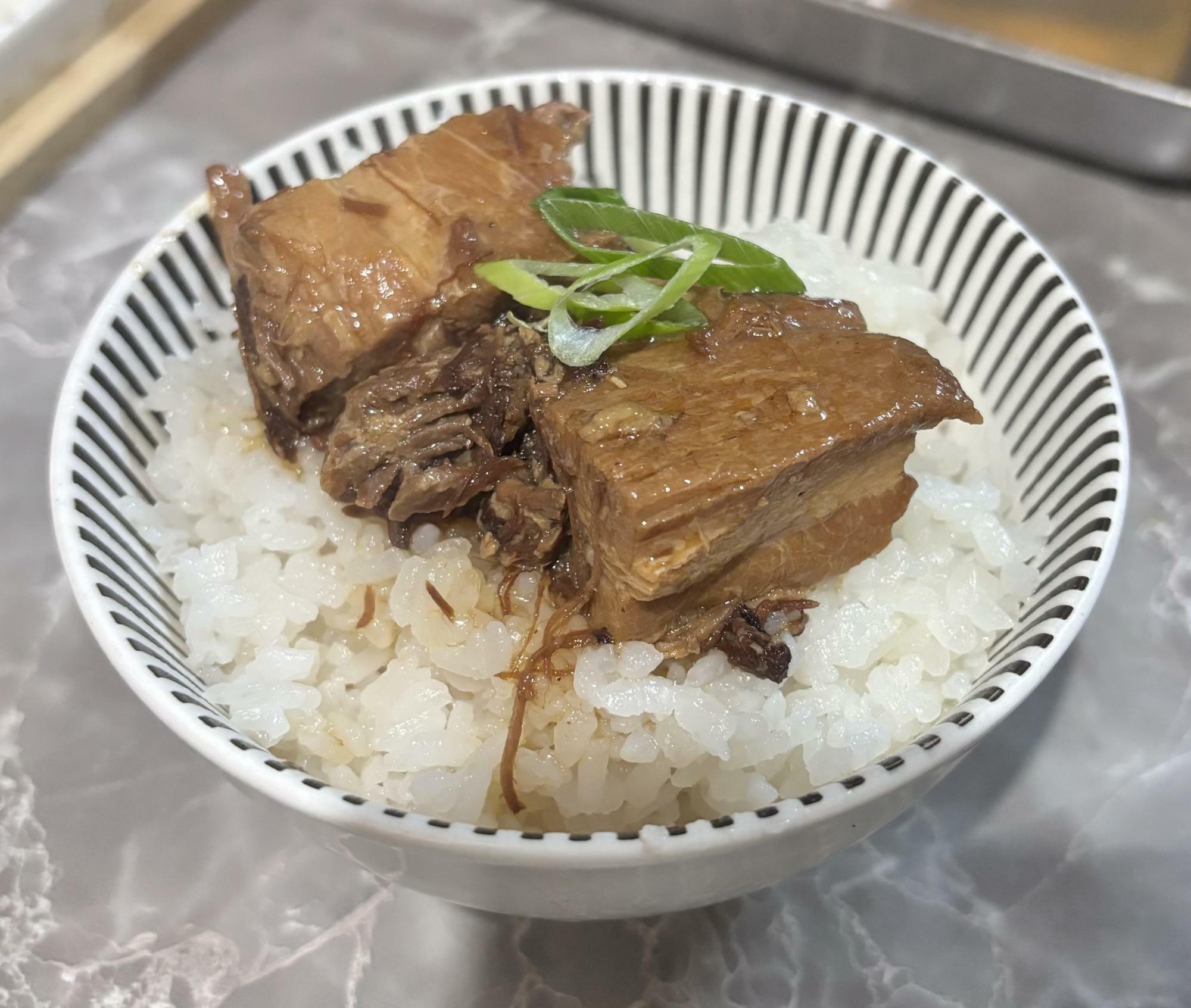 豚角煮ミニ丼150円