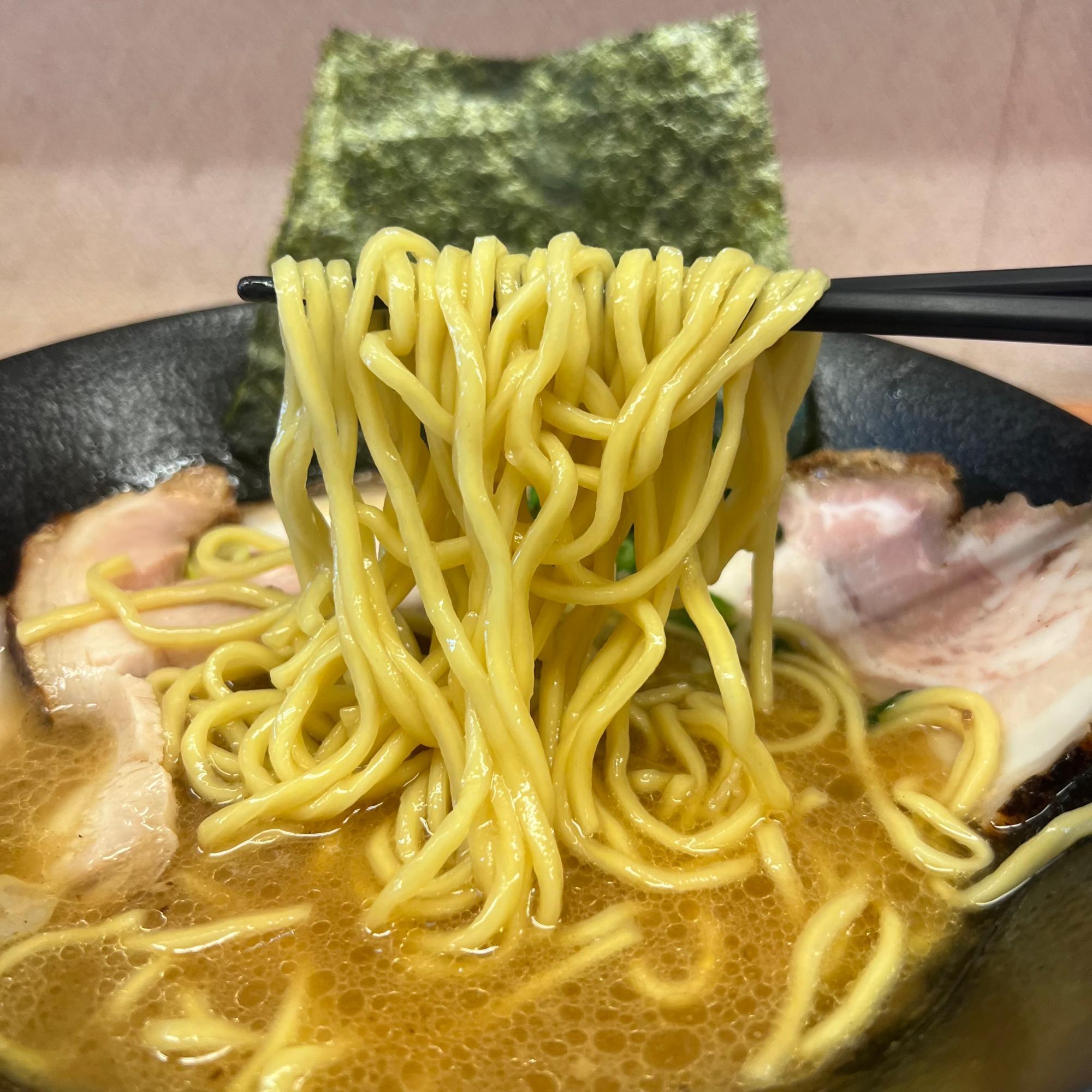 修行先のてっぺん家も自家製麺になる前には、増田製麺でした。