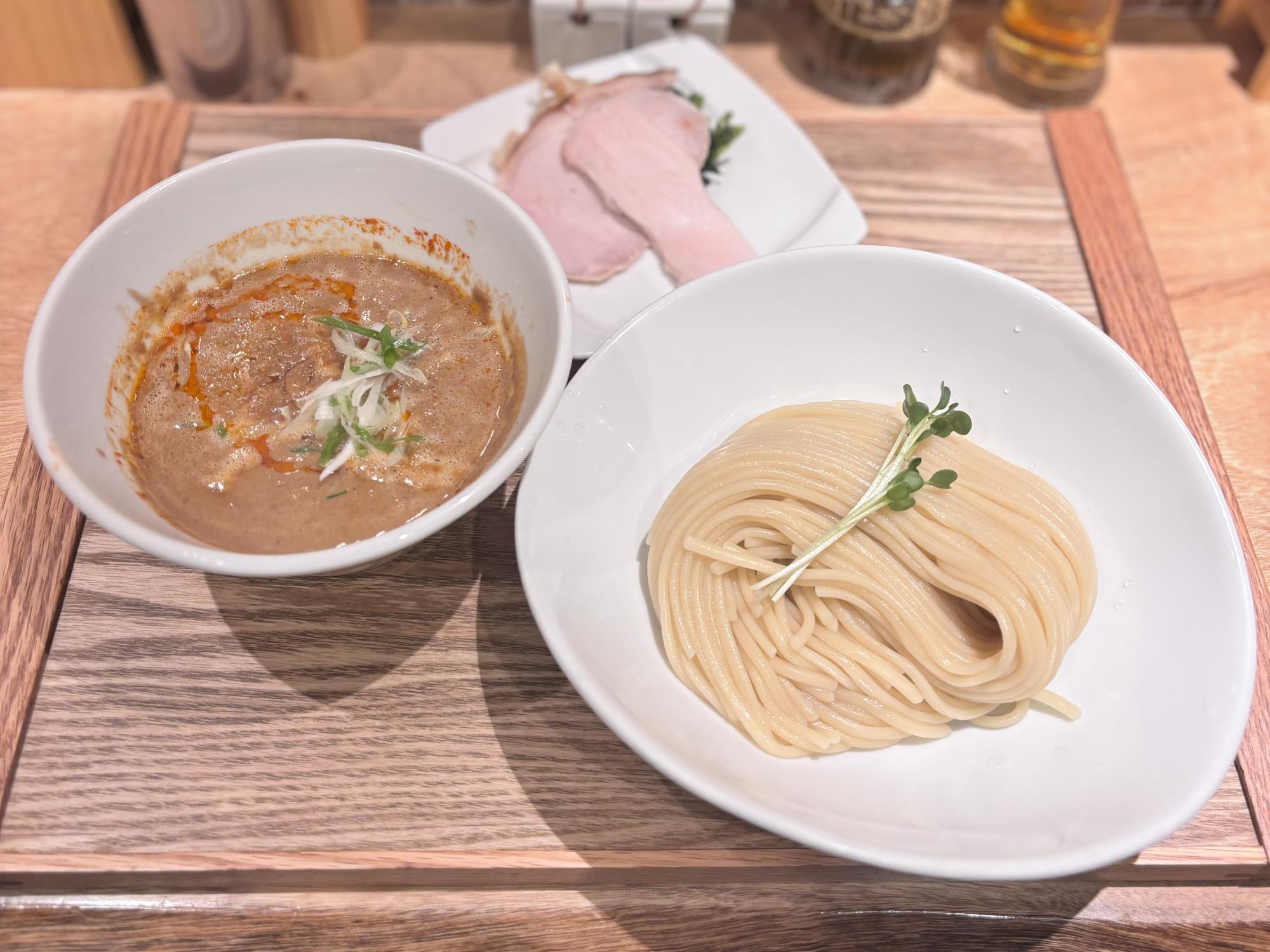 赤つけ麺辛さ少なめ　1100円