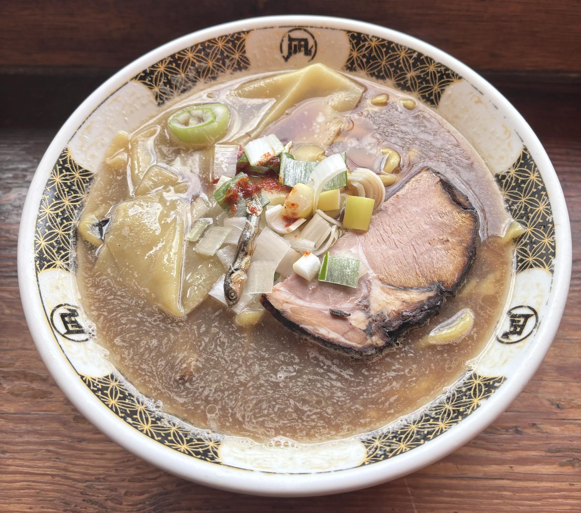 すごい煮干しラーメン1350円麺かため辛味少なめ