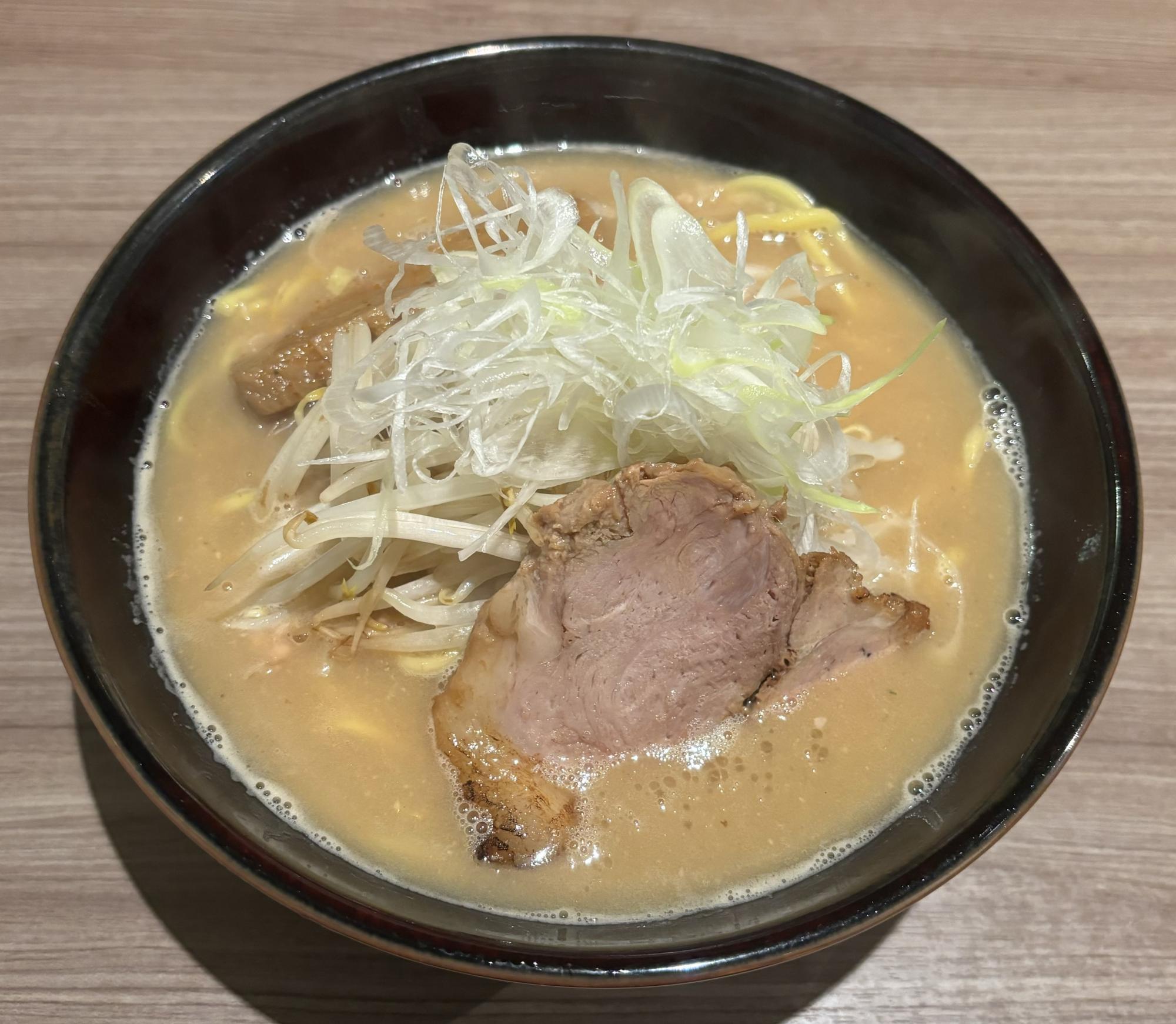 味噌ラーメン　970円