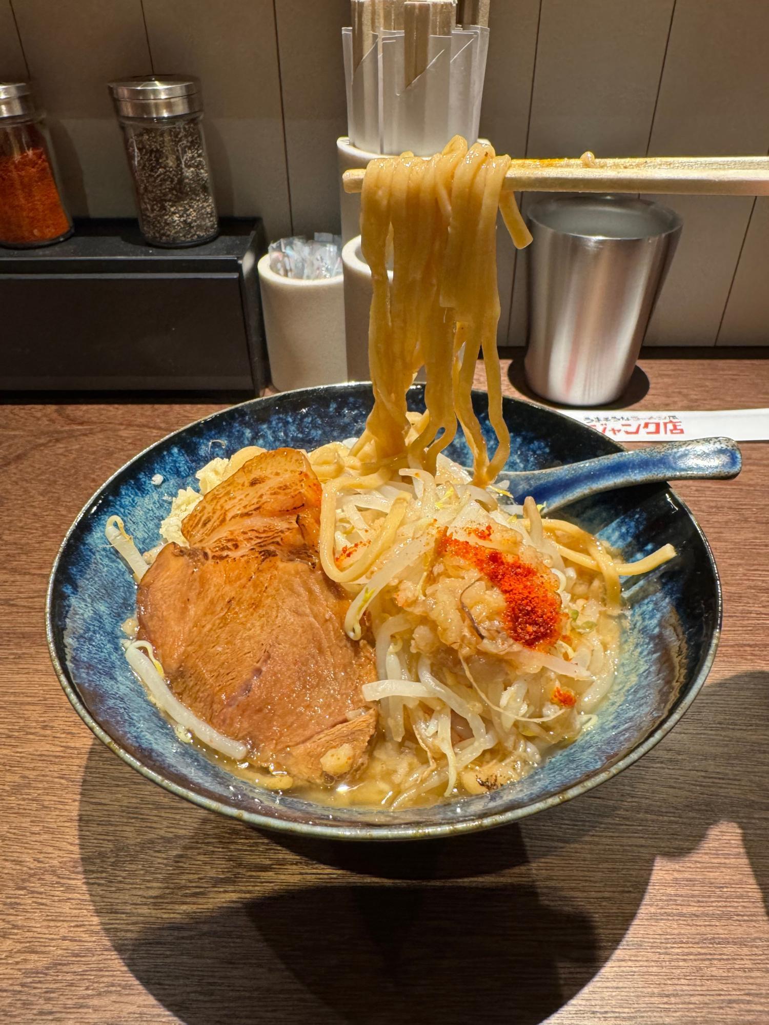 大阪二郎様 大阪は十三にある二郎系のラーメン屋さんにやってきました！』by
