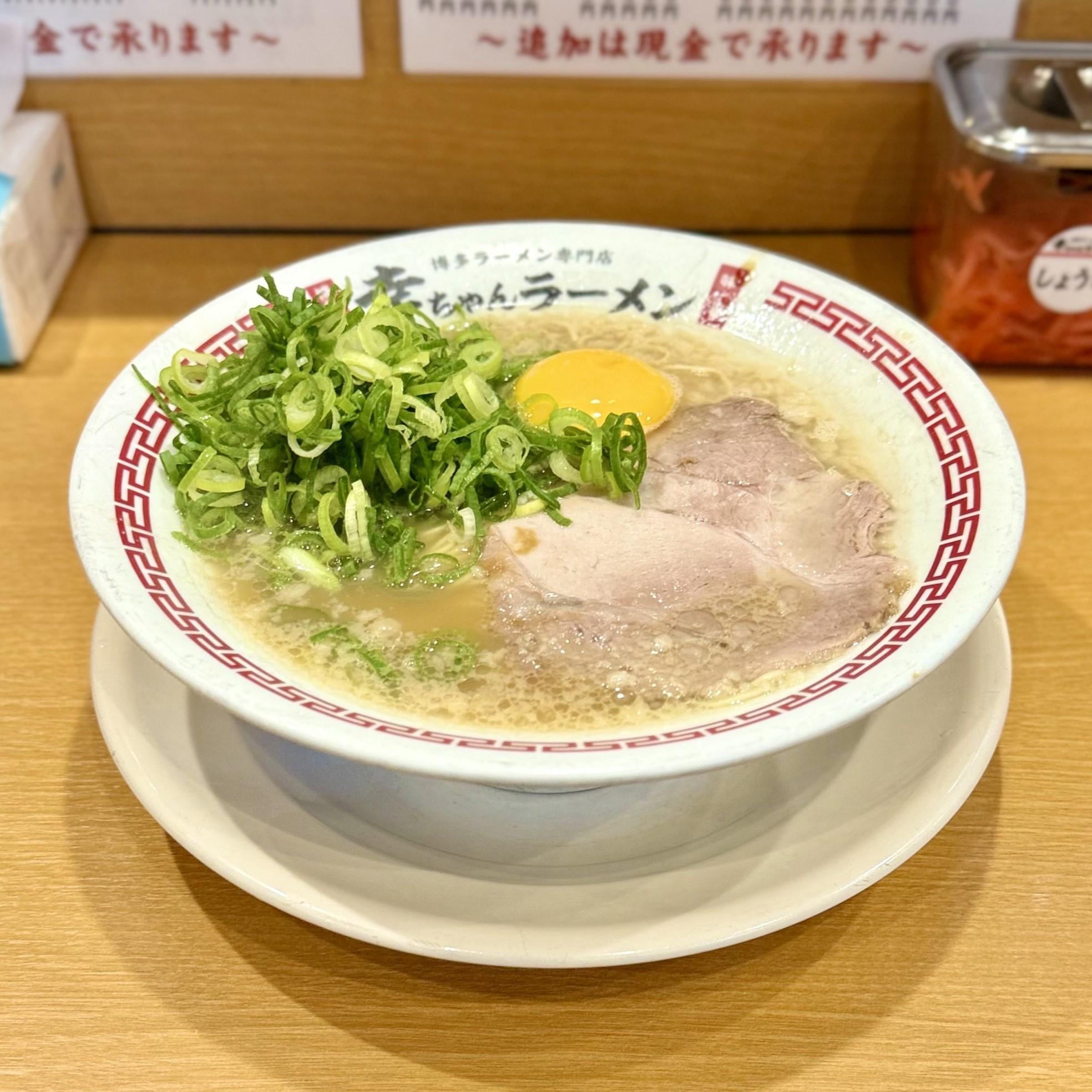 大特15900　1食￥88　中洲屋台　ピリ辛 　博多　豚骨ラーメン　人気 迷ったらココ！地元民も唸る、福岡・中洲の“締めに最高の