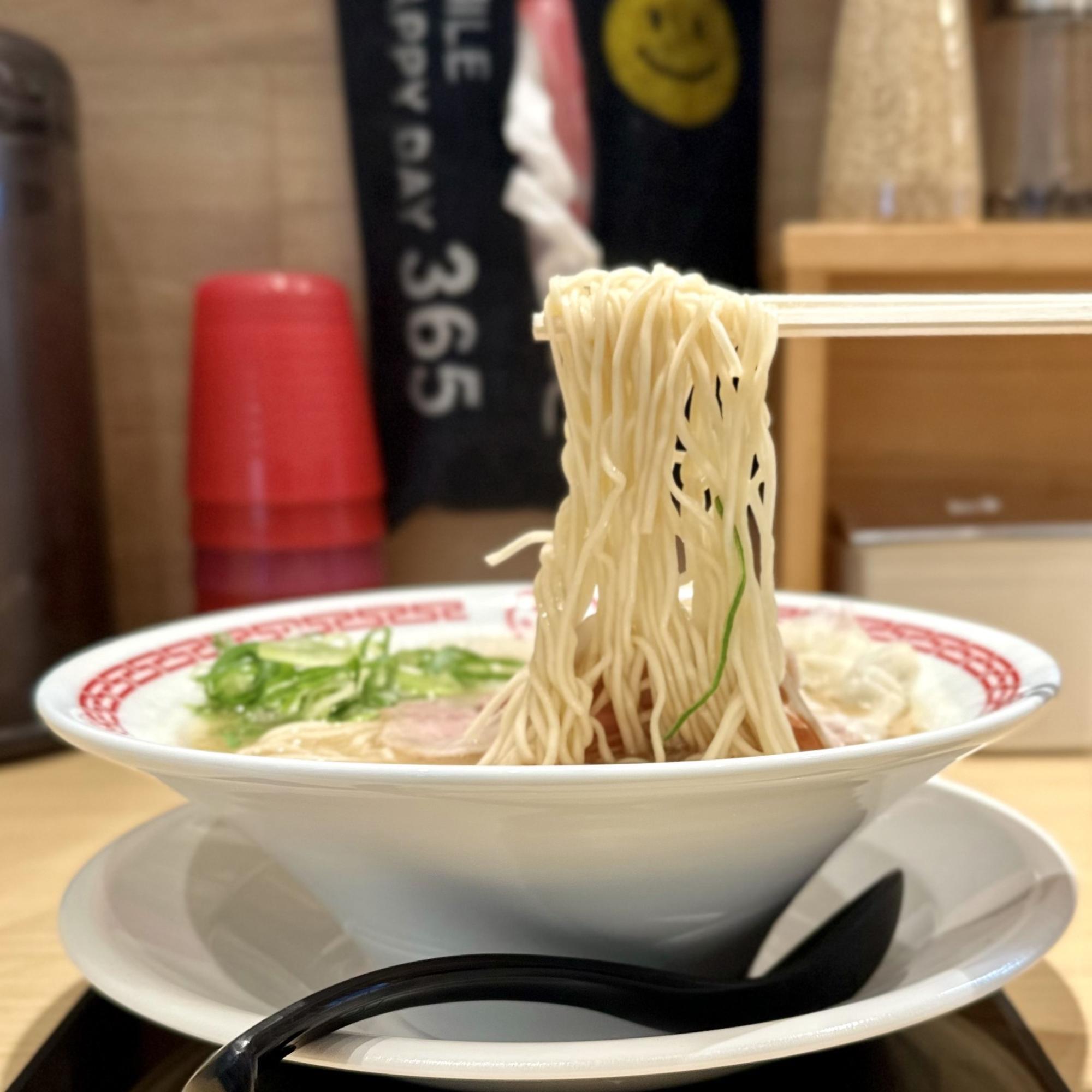 細麺とのバランスもバッチリ