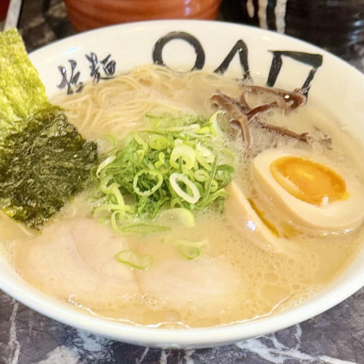 あっさりした中にもコクがある。風味良い豚骨スープに歯切れ良い あっさりした中にもコクがある。風味良い豚骨スープに歯切れ良い